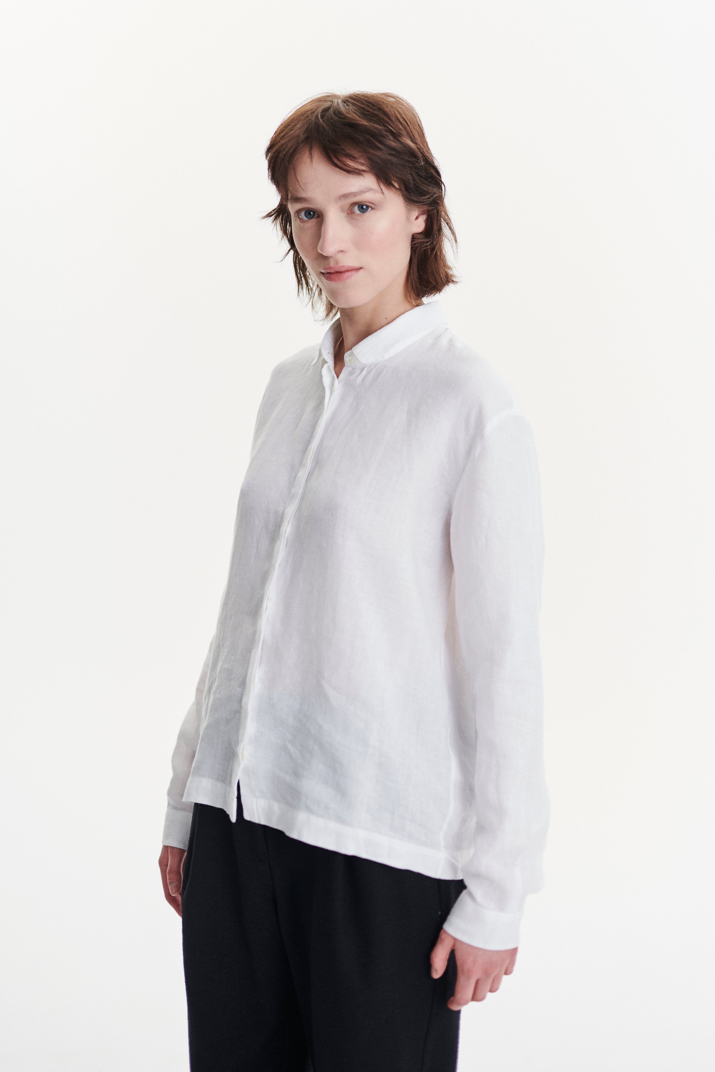 Cute Round Collar Shirt in a White Soft Linen