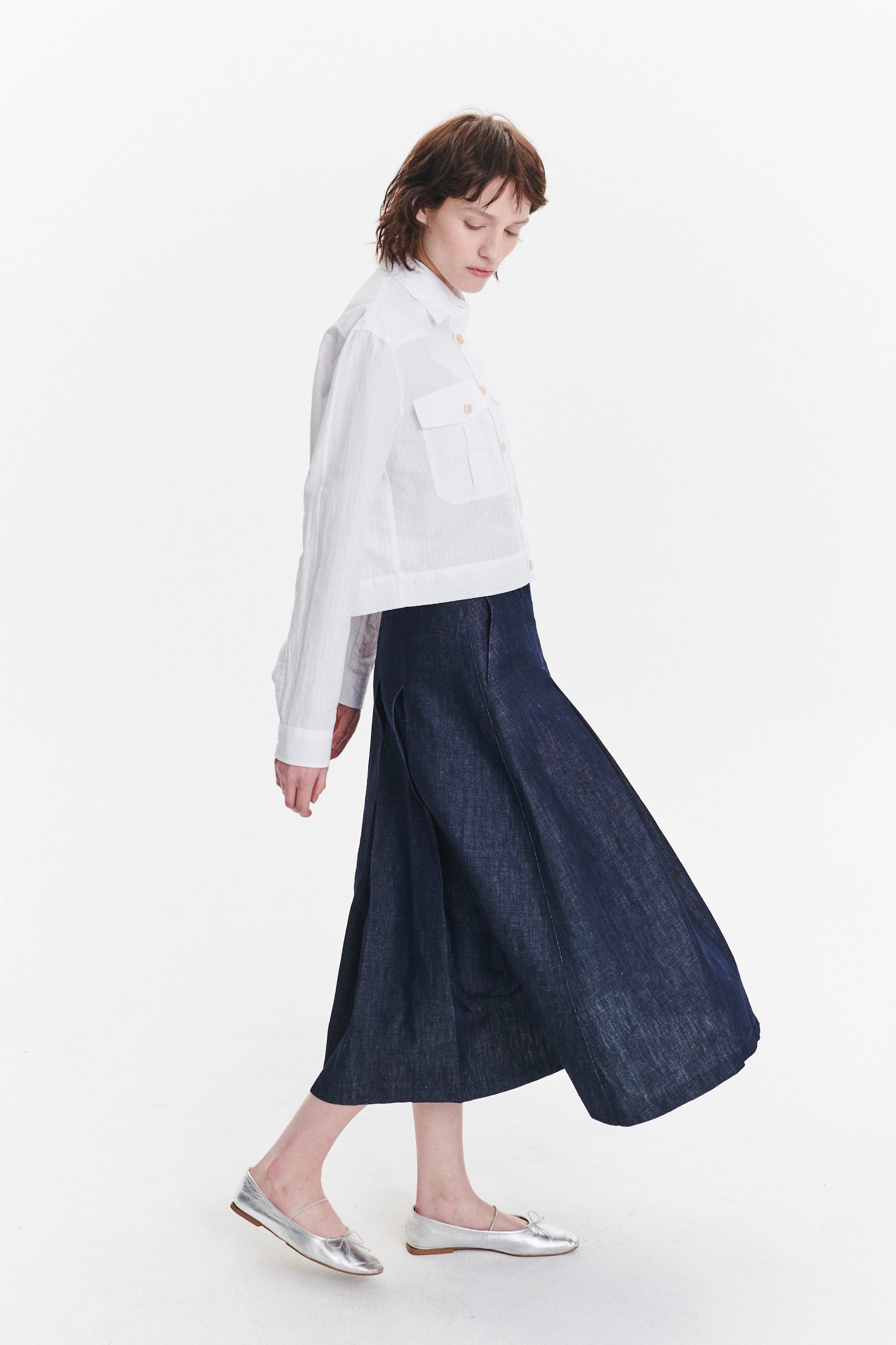 Shirt Jacket in a White Soft Portuguese Cotton and Linen Seersucker