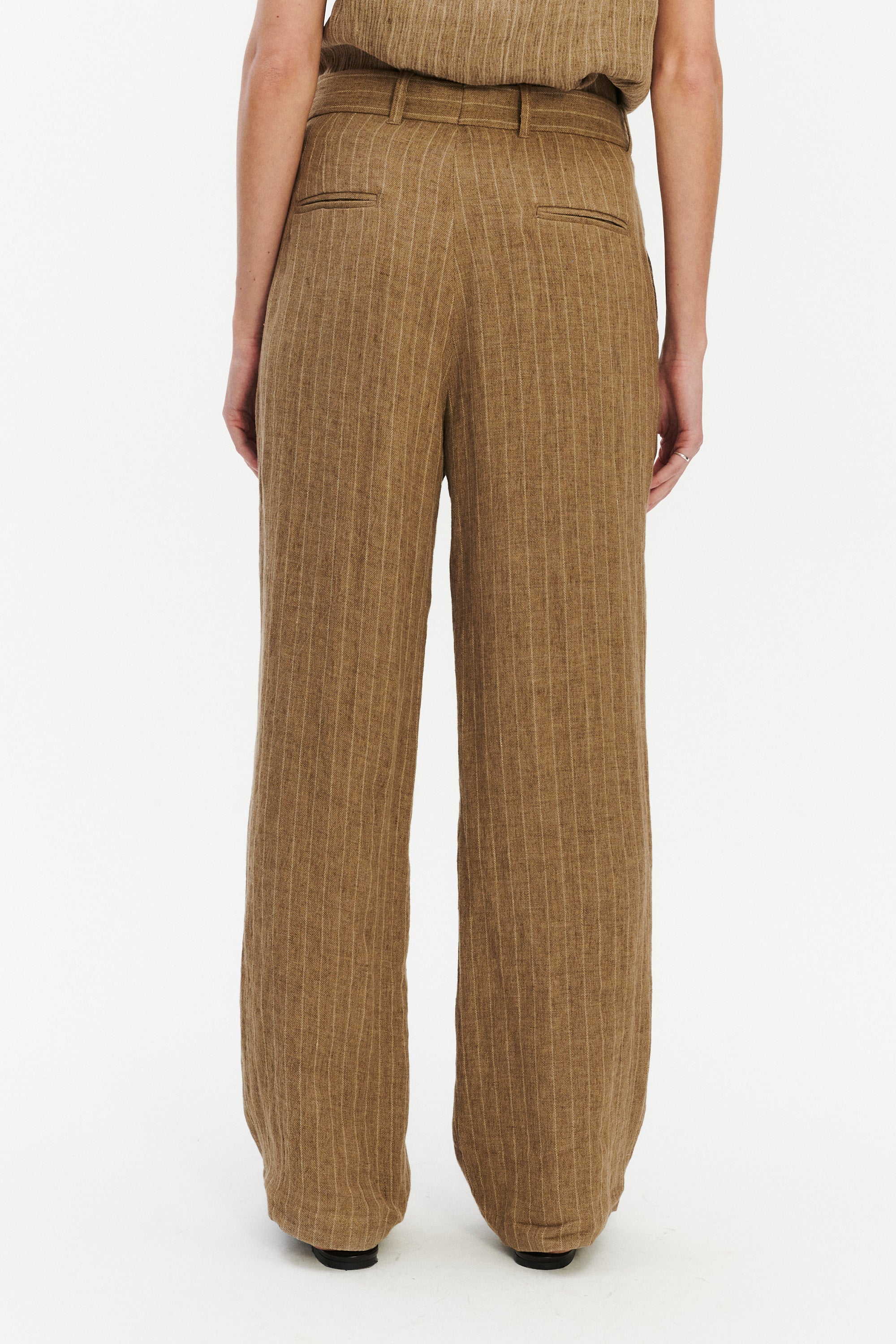 Relaxed Wide Leg Trousers in a Camel Fluid Italian Linen and Viscose - Unisex