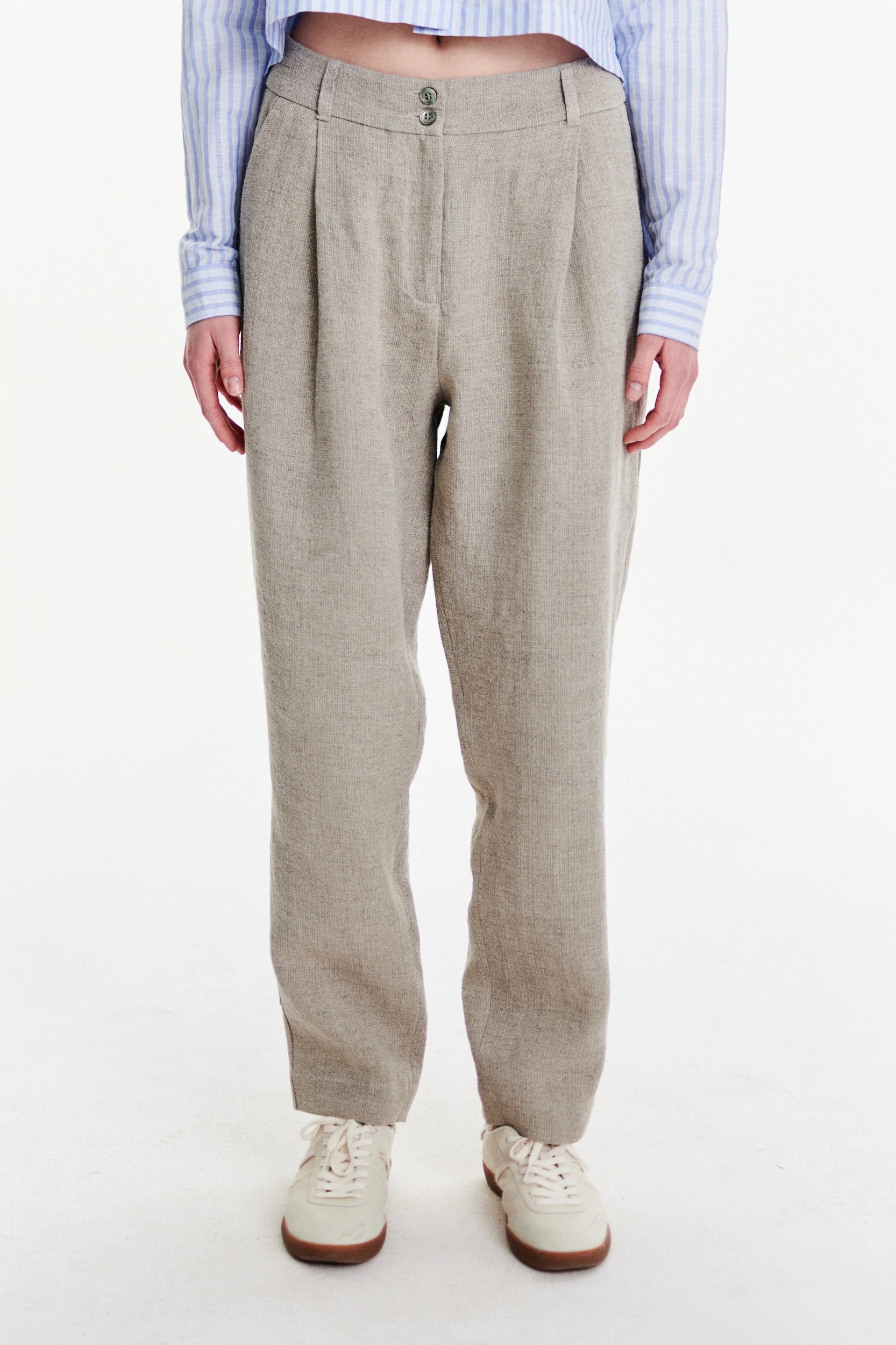Trousers in a Beige Fluid and Structured Italian Linen Crepe