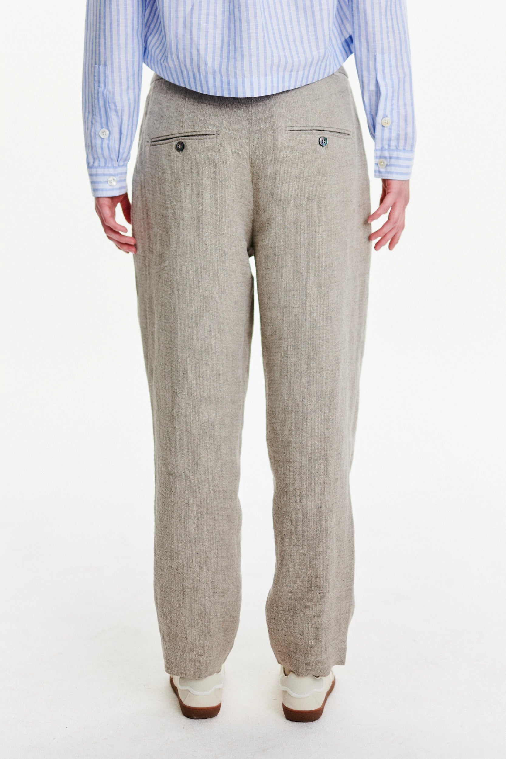 Trousers in a Beige Fluid and Structured Italian Linen Crepe