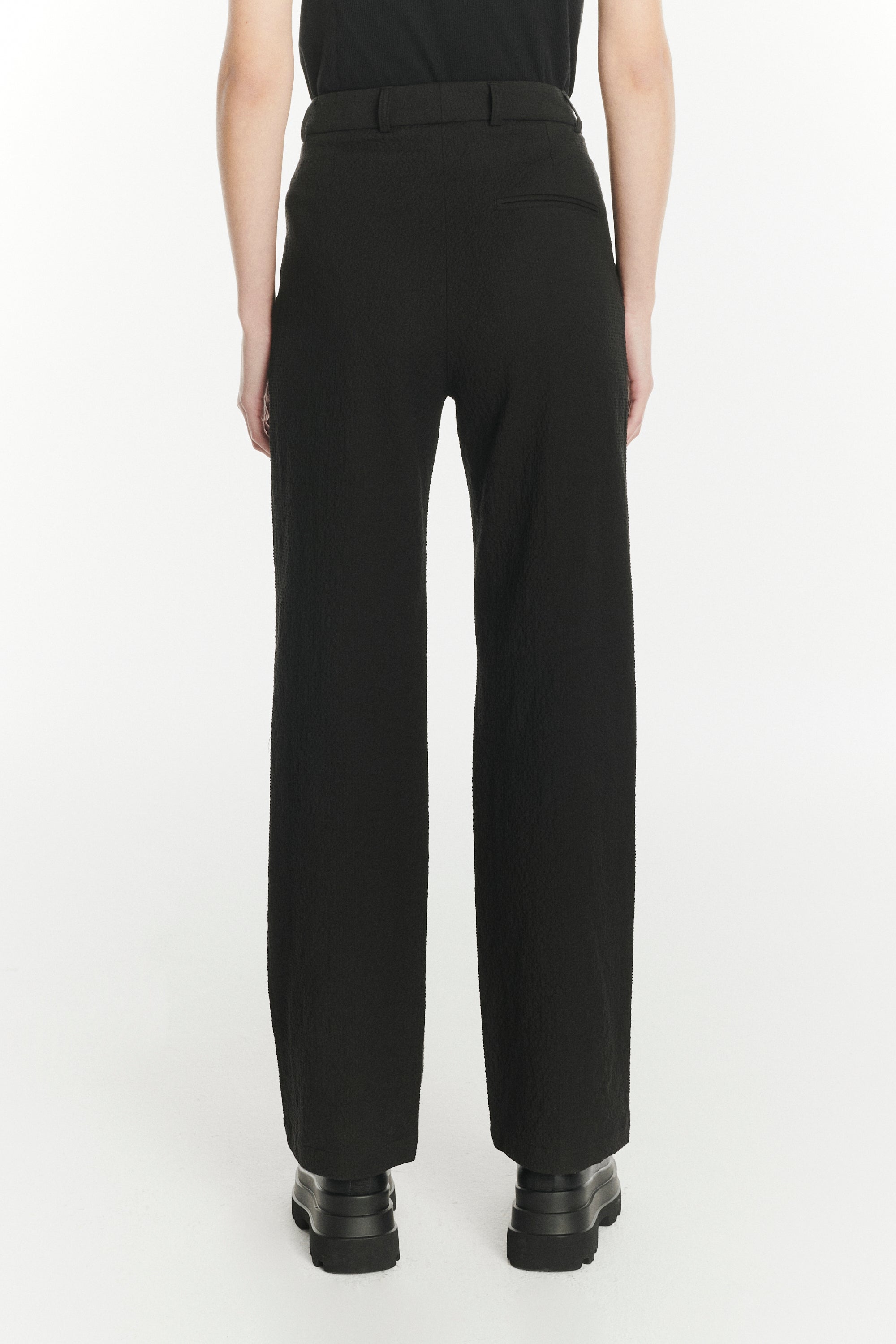 Women's Trousers in a Black Italian Cotton and Linen Seersucker