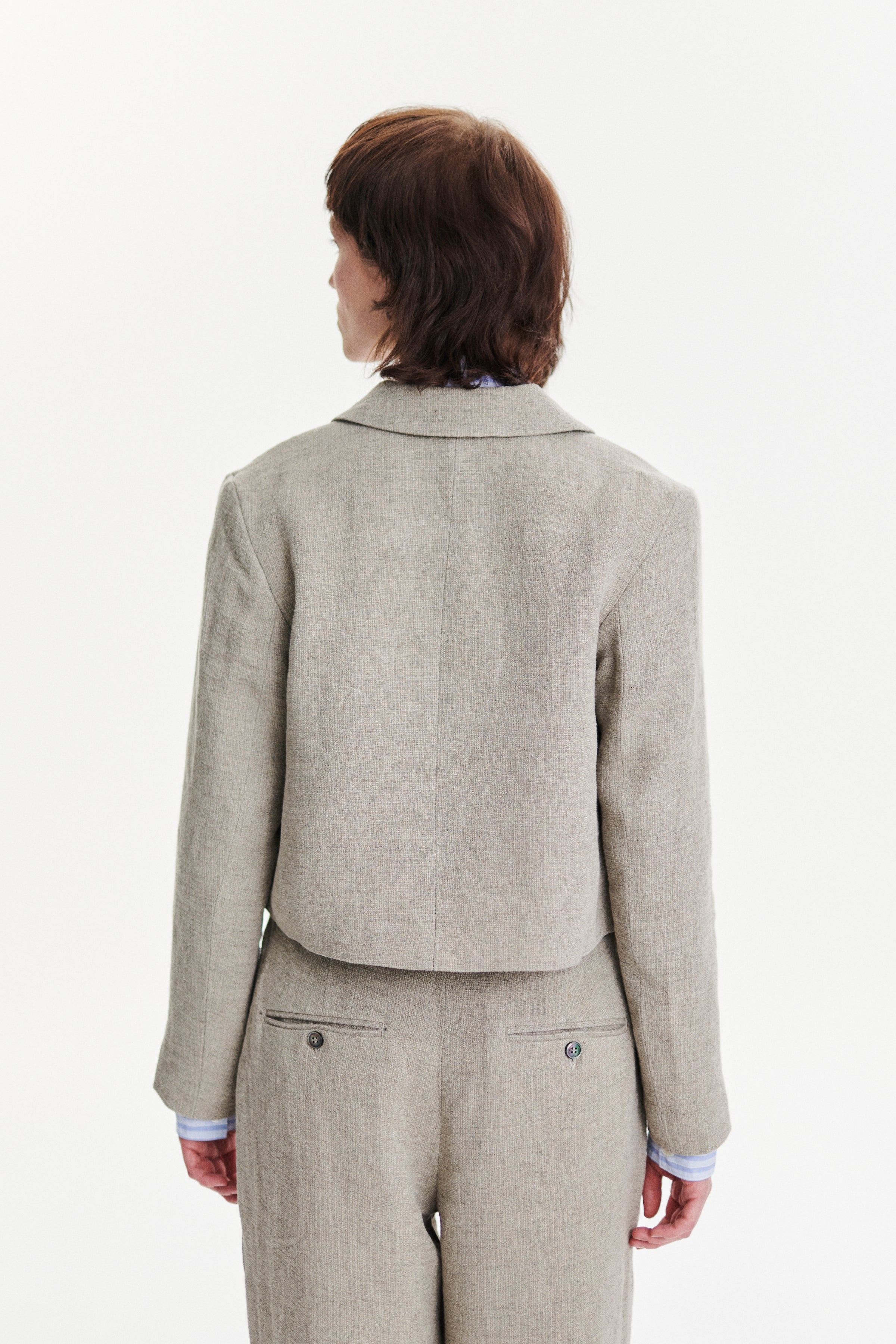 Cropped Jacket in a Beige Fluid and Structured Italian Linen Crepe