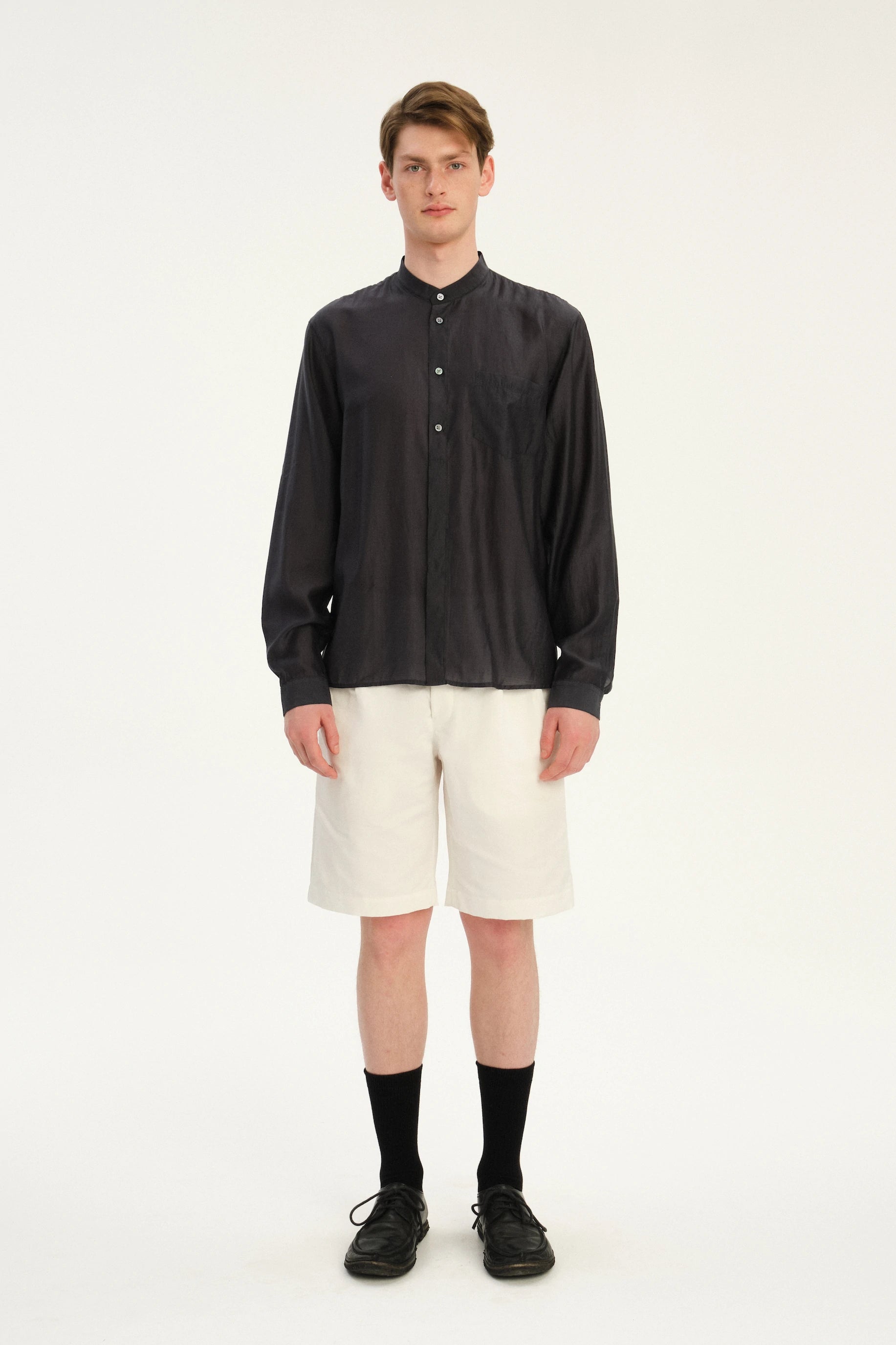 70s Silk ブラック シャツ New Zen Shirt in an Anthracite Silky Japanese Lyocell Blend