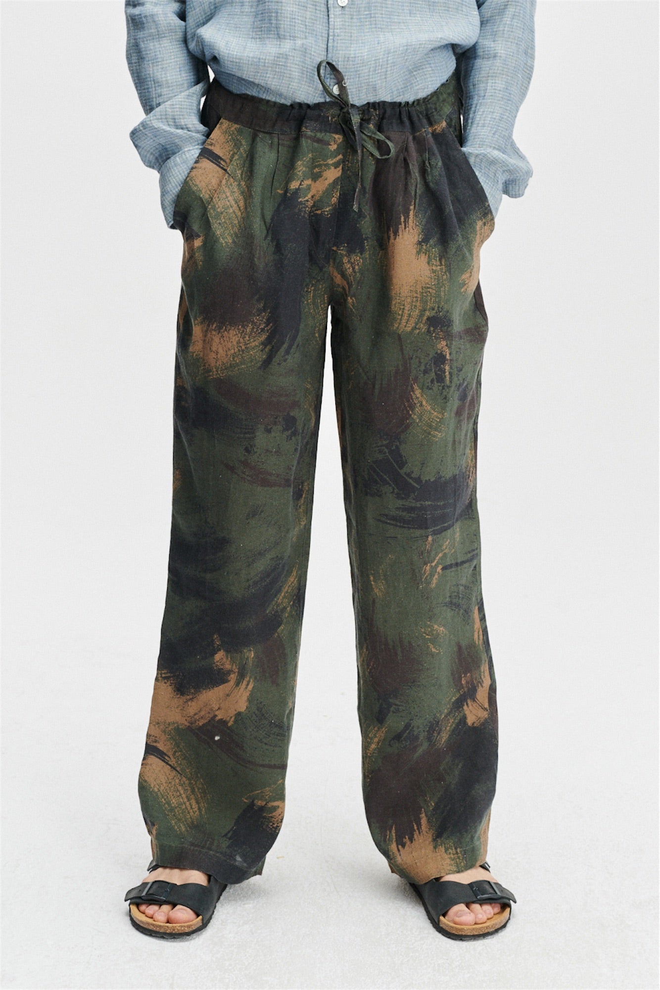 Trousers in a Camo Print Italian Linen