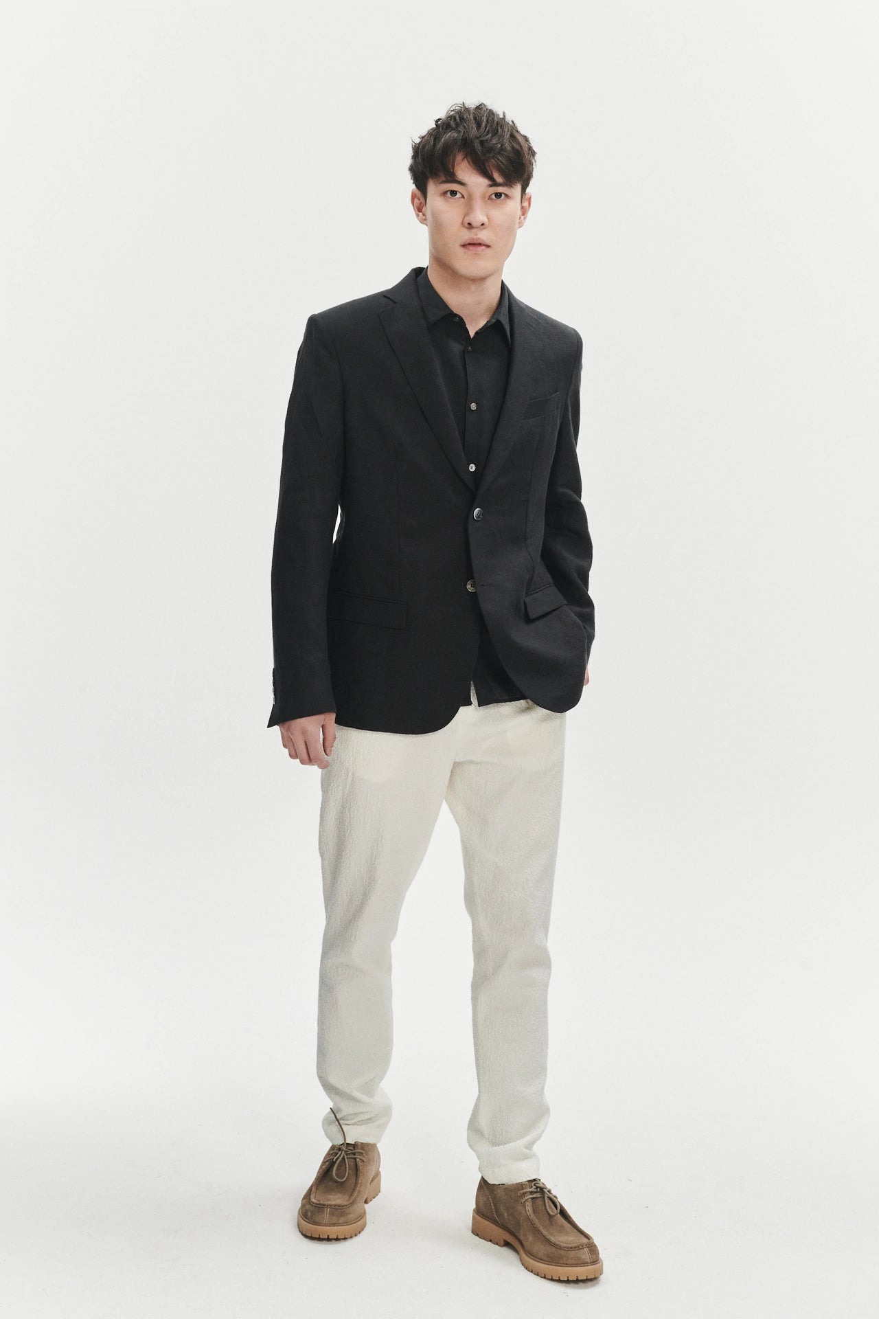Relaxed Jacket in a Black Pure Linen with Cotton Lining