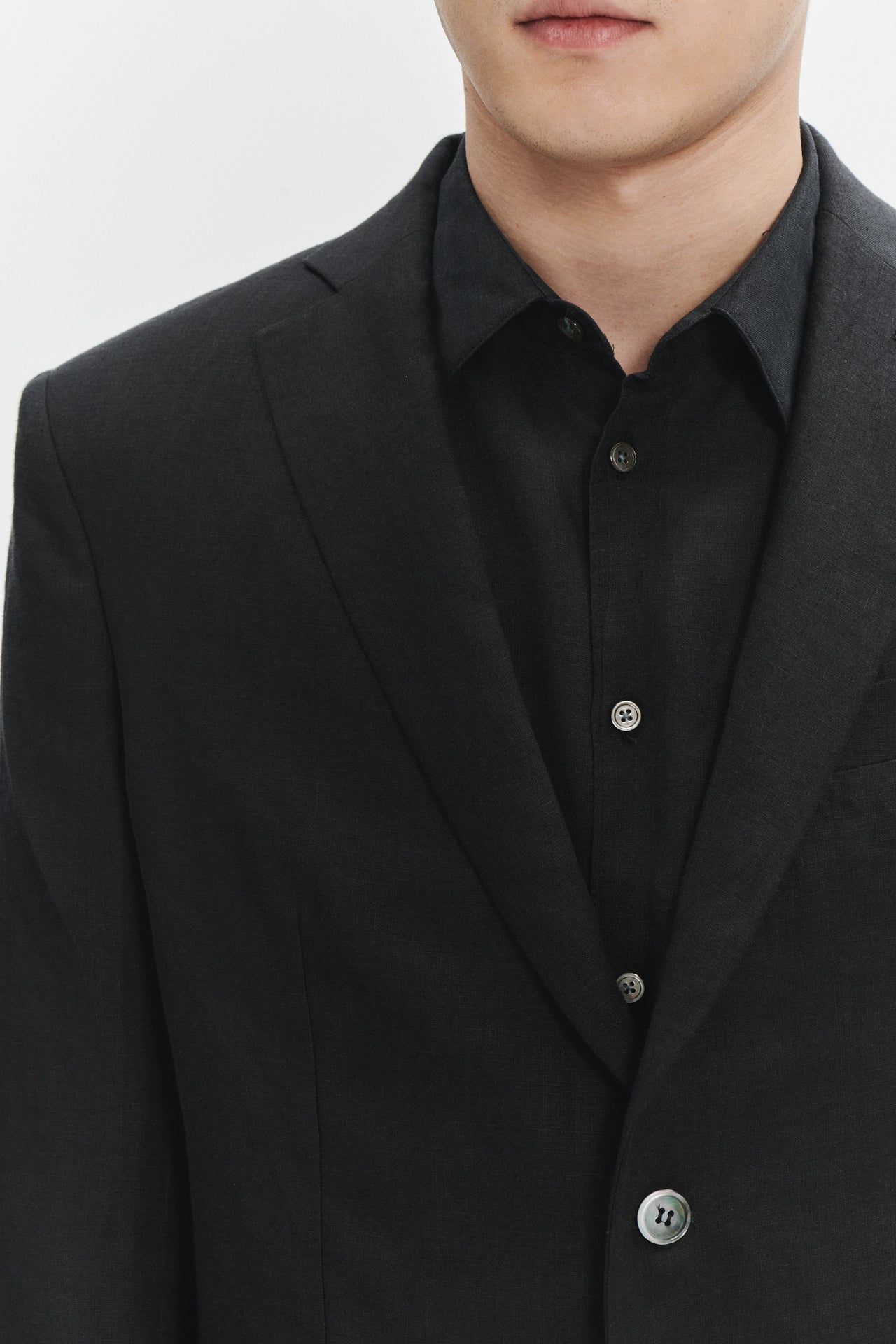 Relaxed Jacket in a Black Pure Linen with Cotton Lining