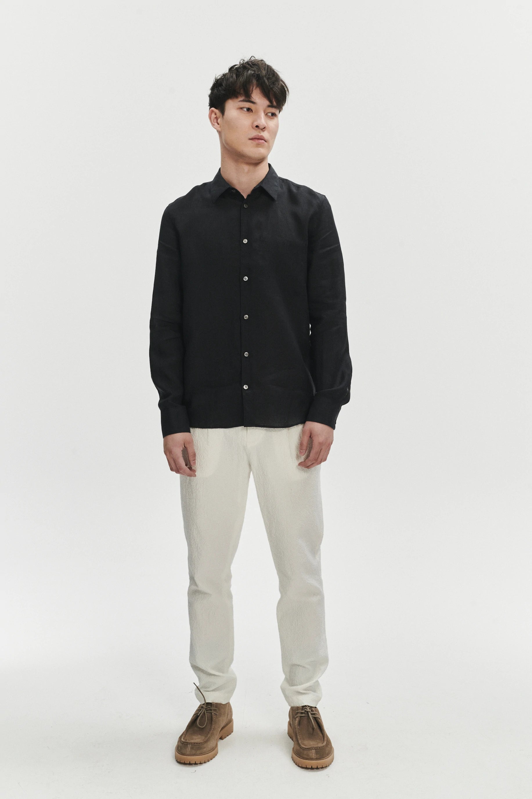 feel-good-shirt-in-a-soft-and-airy-black-portuguese-linen