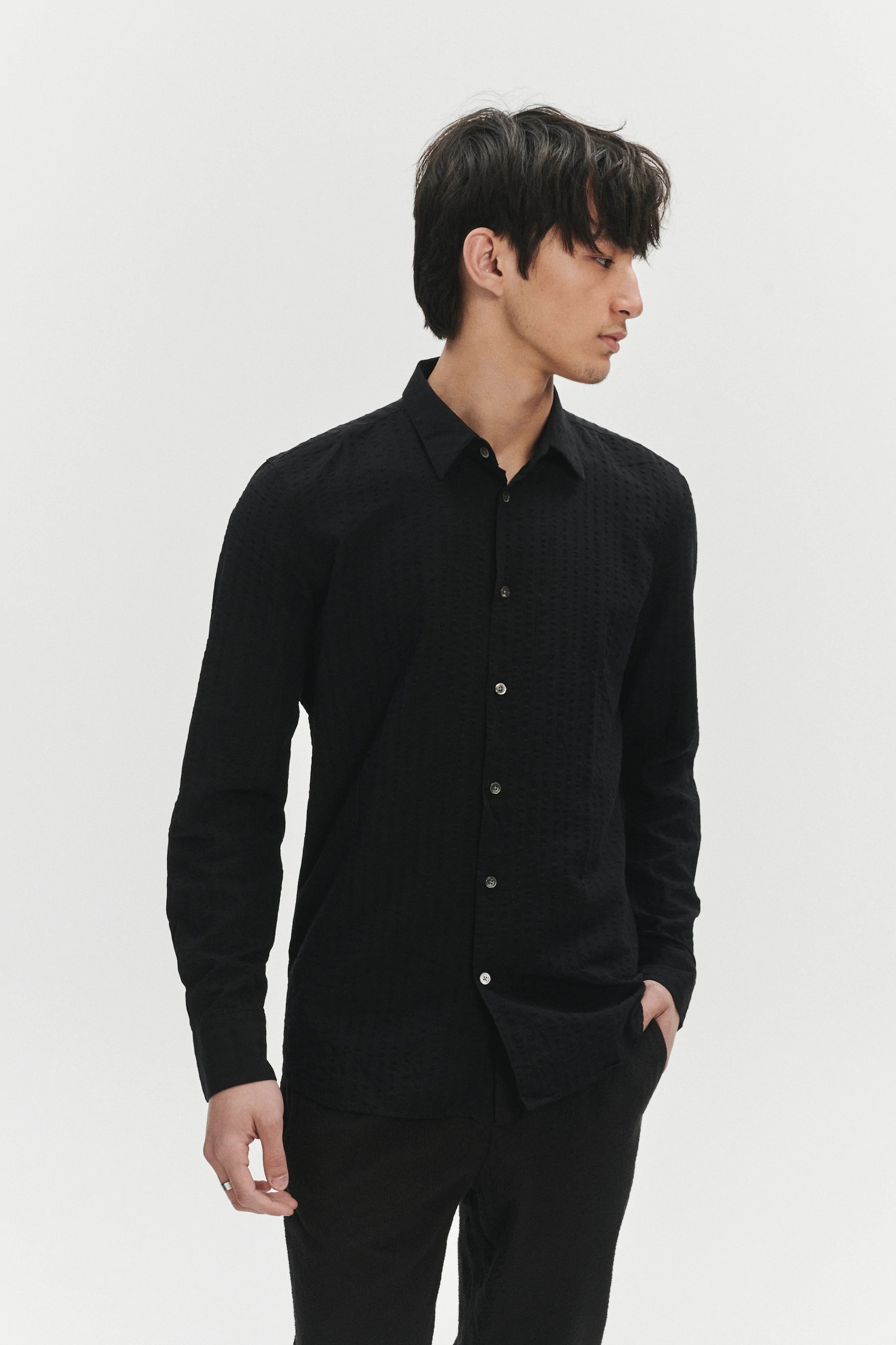 Feel Good Shirt in a Black Fine Portuguese Lyocell Seersucker