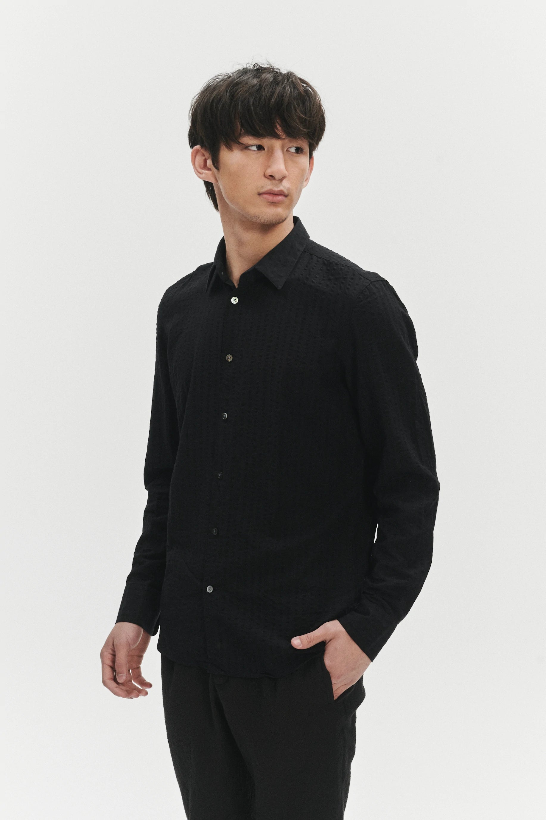 Feel Good Shirt in a Black Fine Portuguese Lyocell Seersucker