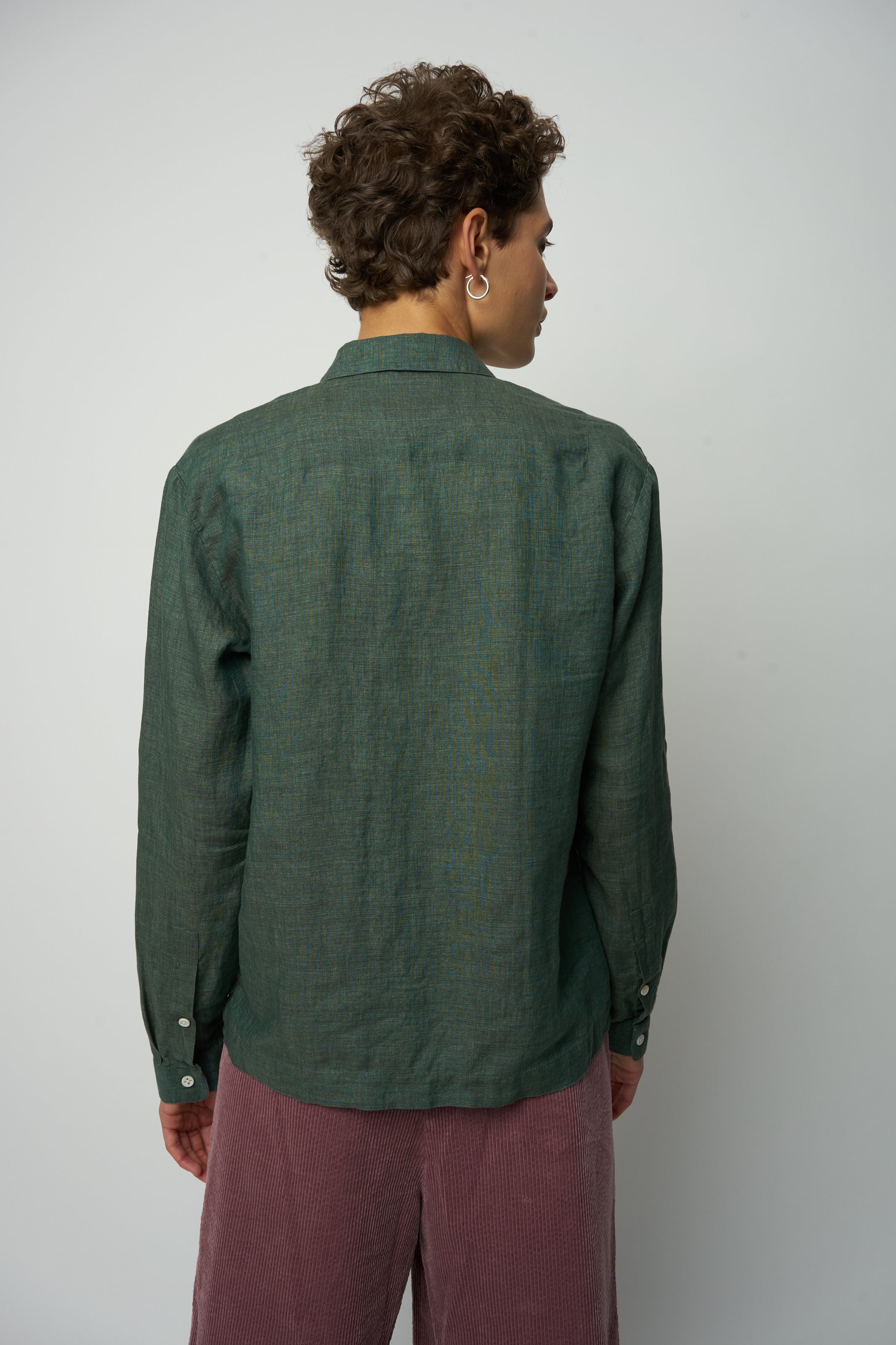 Cute Round Collar Shirt in a Green Italian Soft Italian Linen