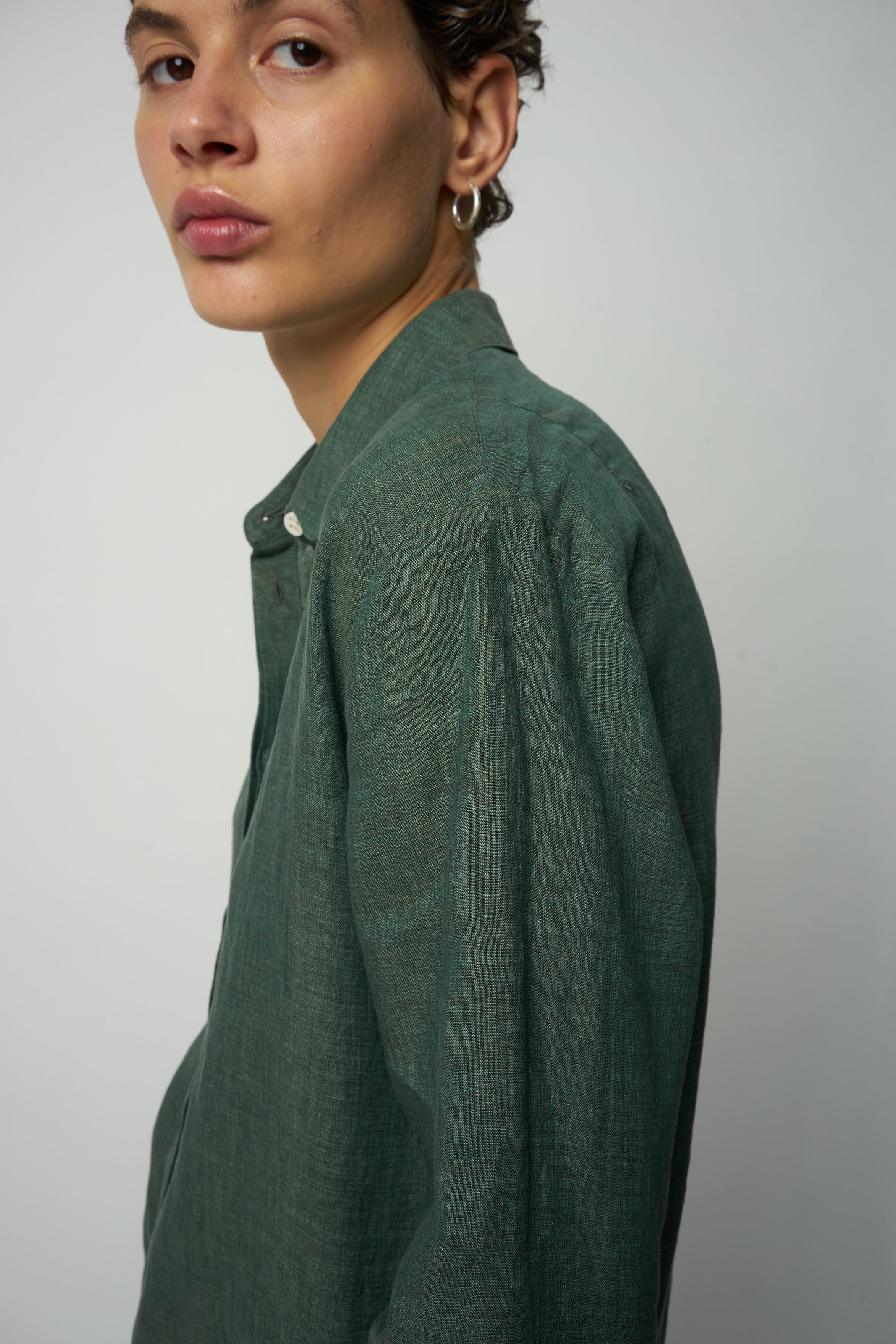 Cute Round Collar Shirt in a Green Italian Soft Italian Linen