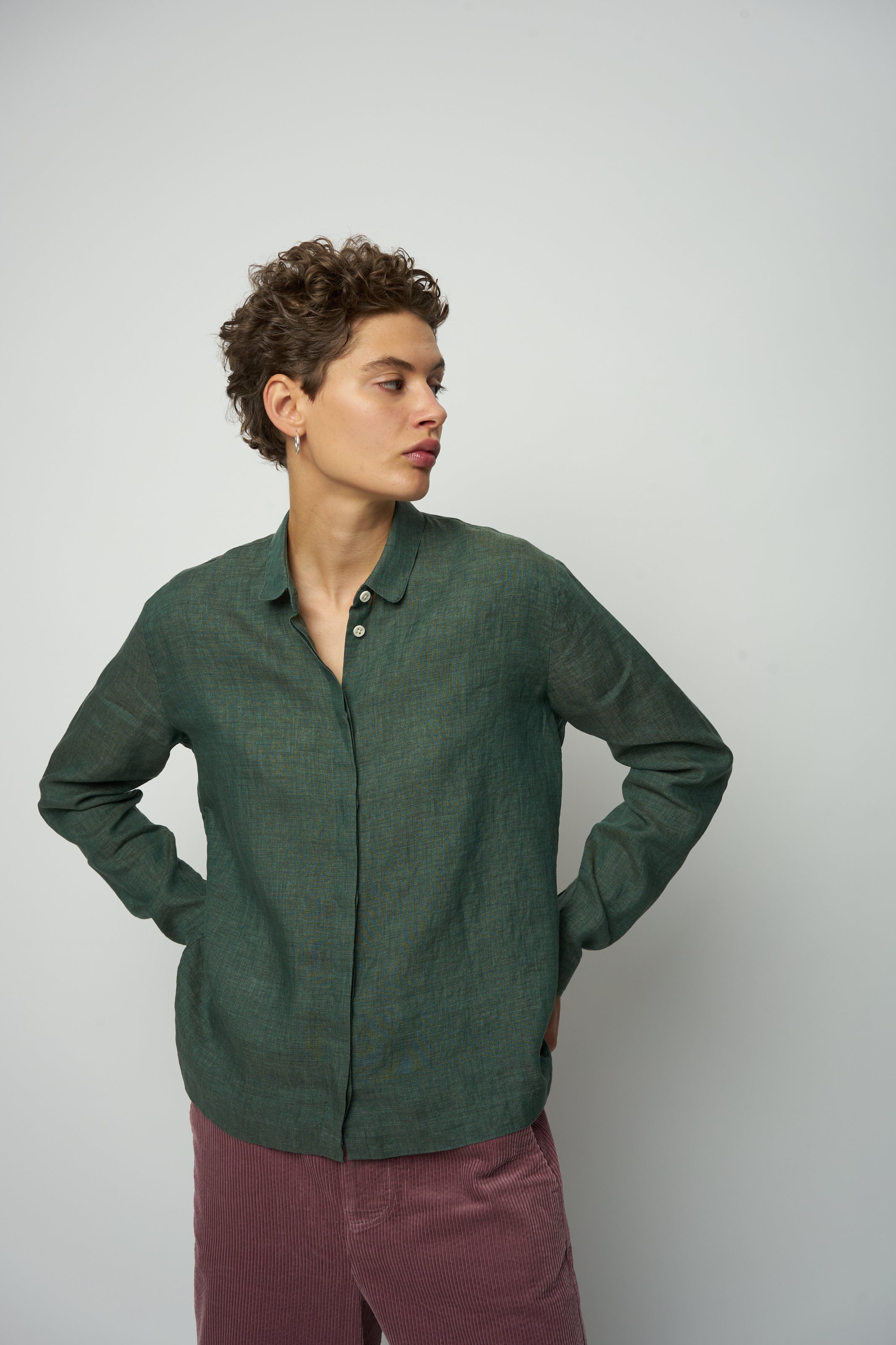 Cute Round Collar Shirt in a Green Italian Soft Italian Linen