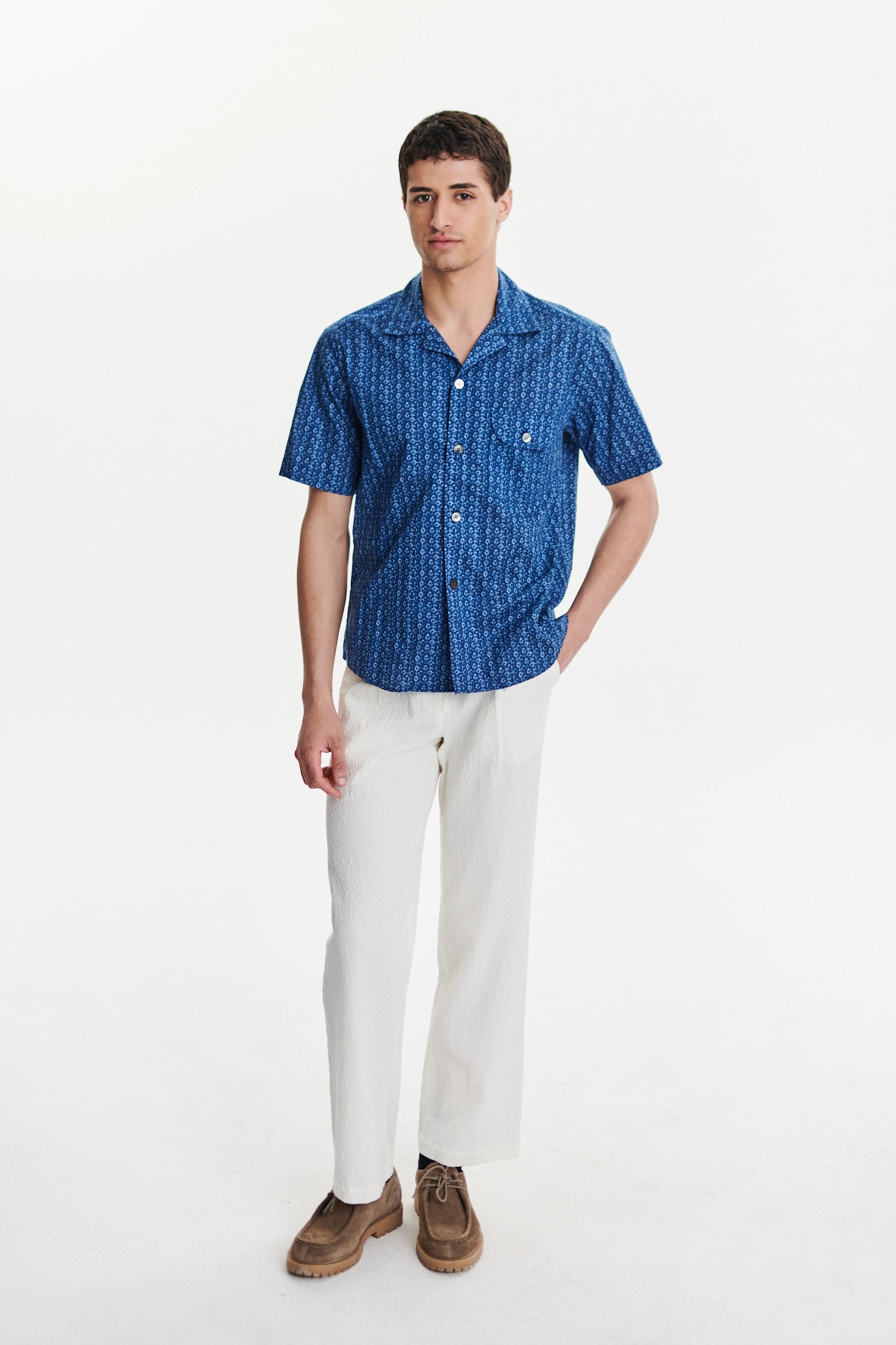 short-sleeve-camp-collar-shirt-in-a-blue-abstract-flower-print-italian-cotton