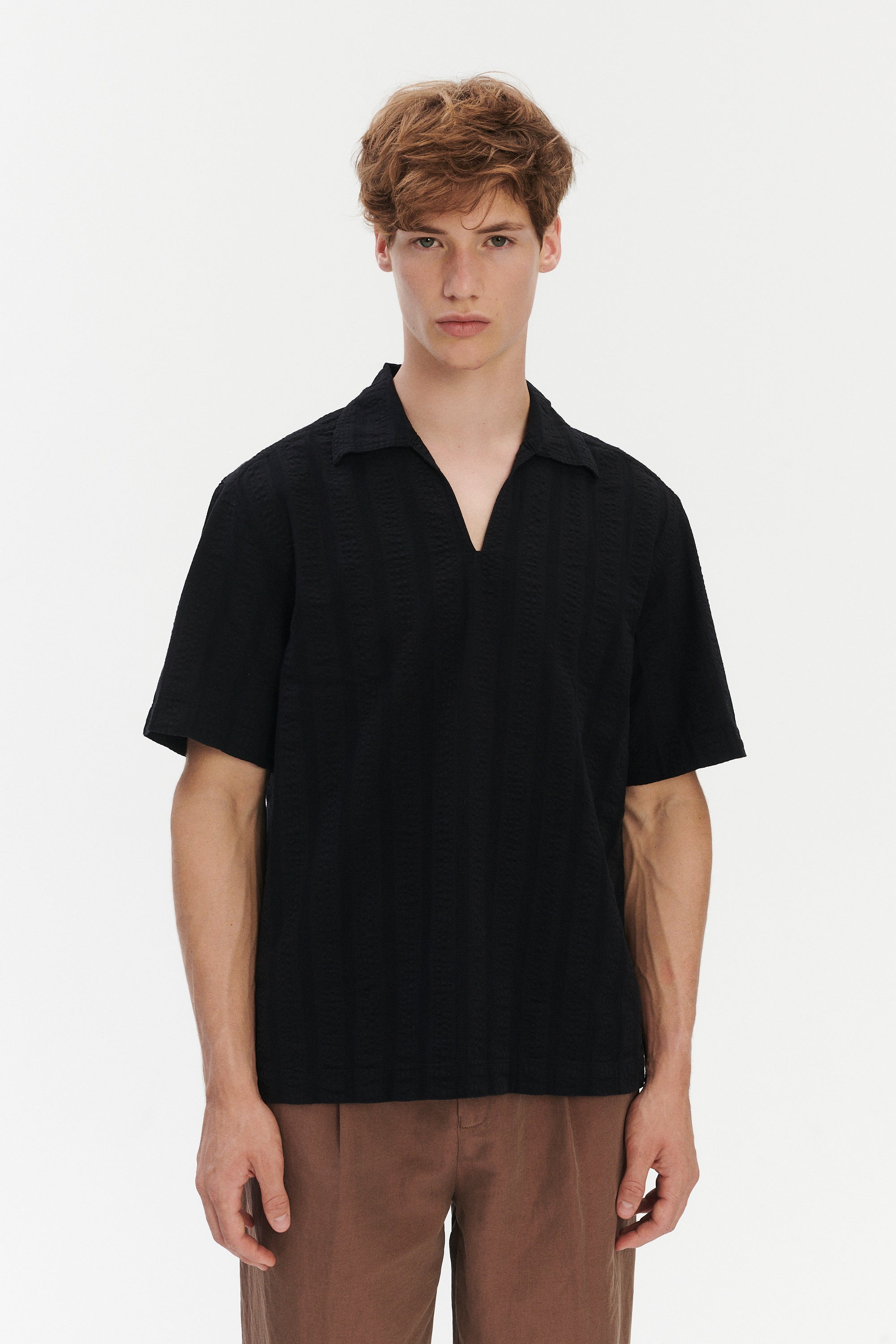 Short Sleeve Pop Over Shirt in Black Jacquard Cotton