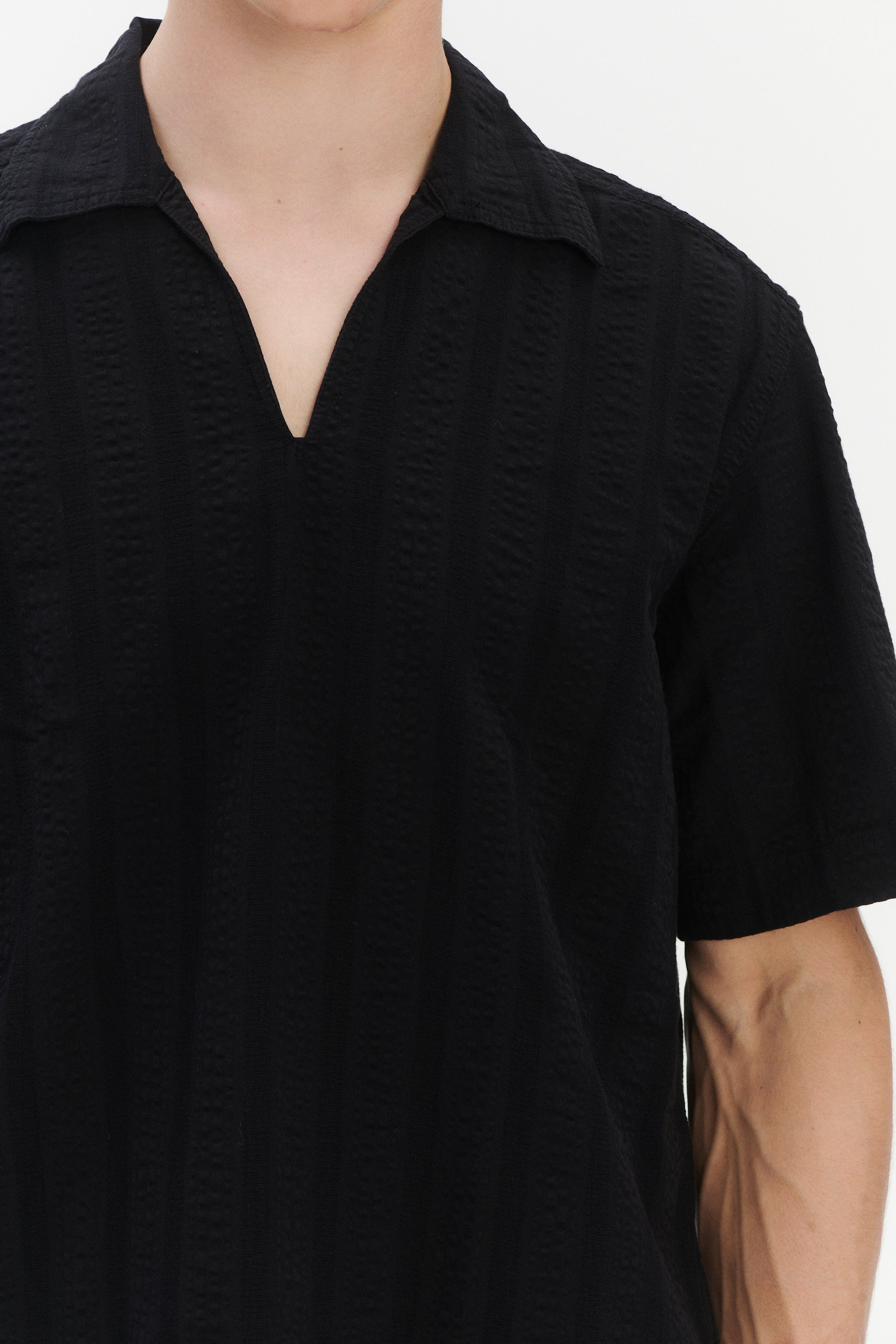 Short Sleeve Pop Over Shirt in Black Jacquard Cotton