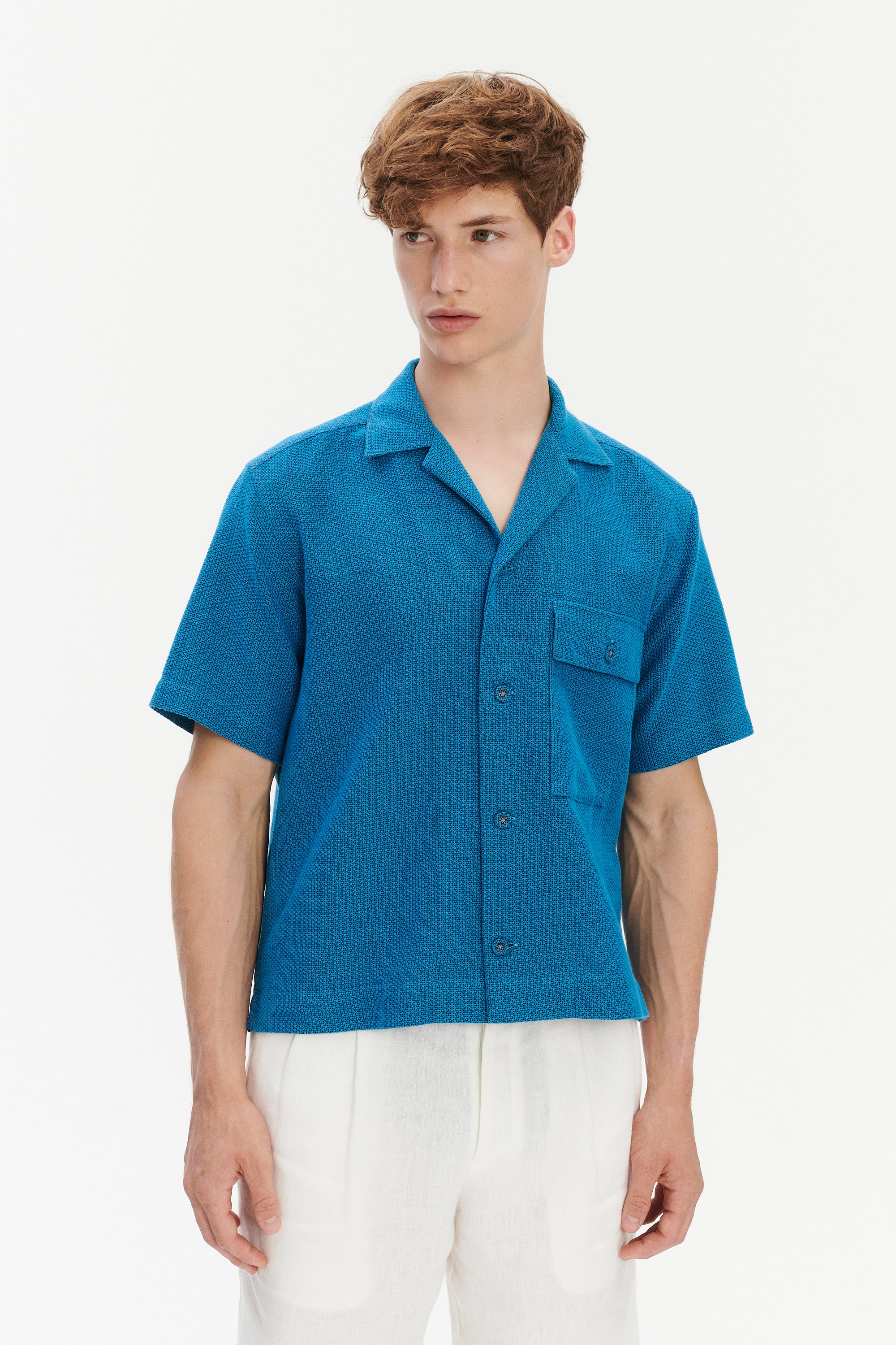 Camp Collar Shirt  in a Structured and Light Cotton