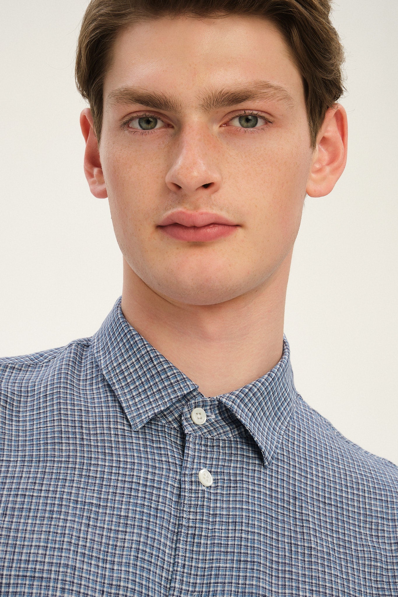 Strong Shirt in a Blue and White Mini Check Italian Linen
