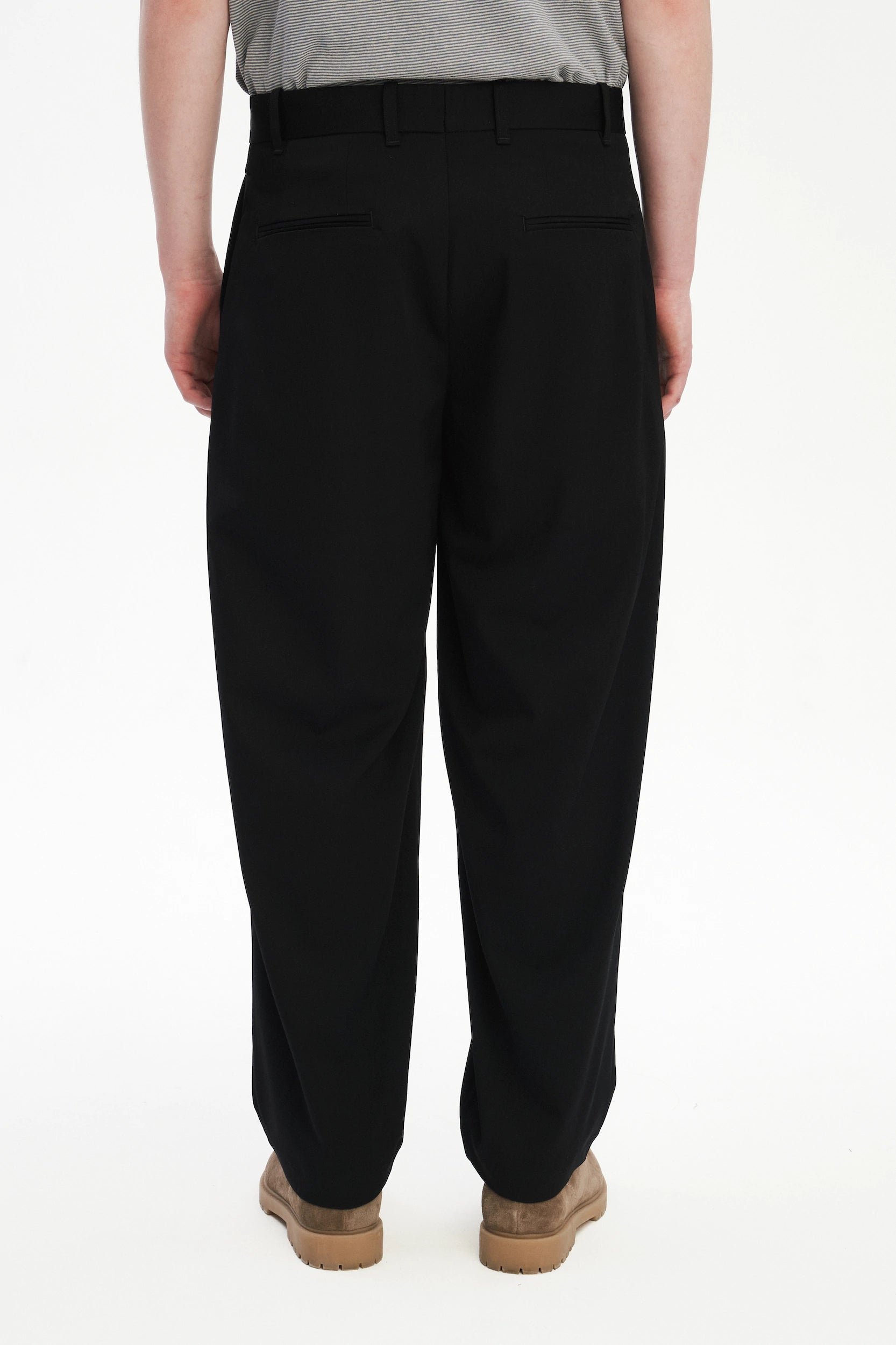 Cropped Trousers in the Finest Italian Black Wool