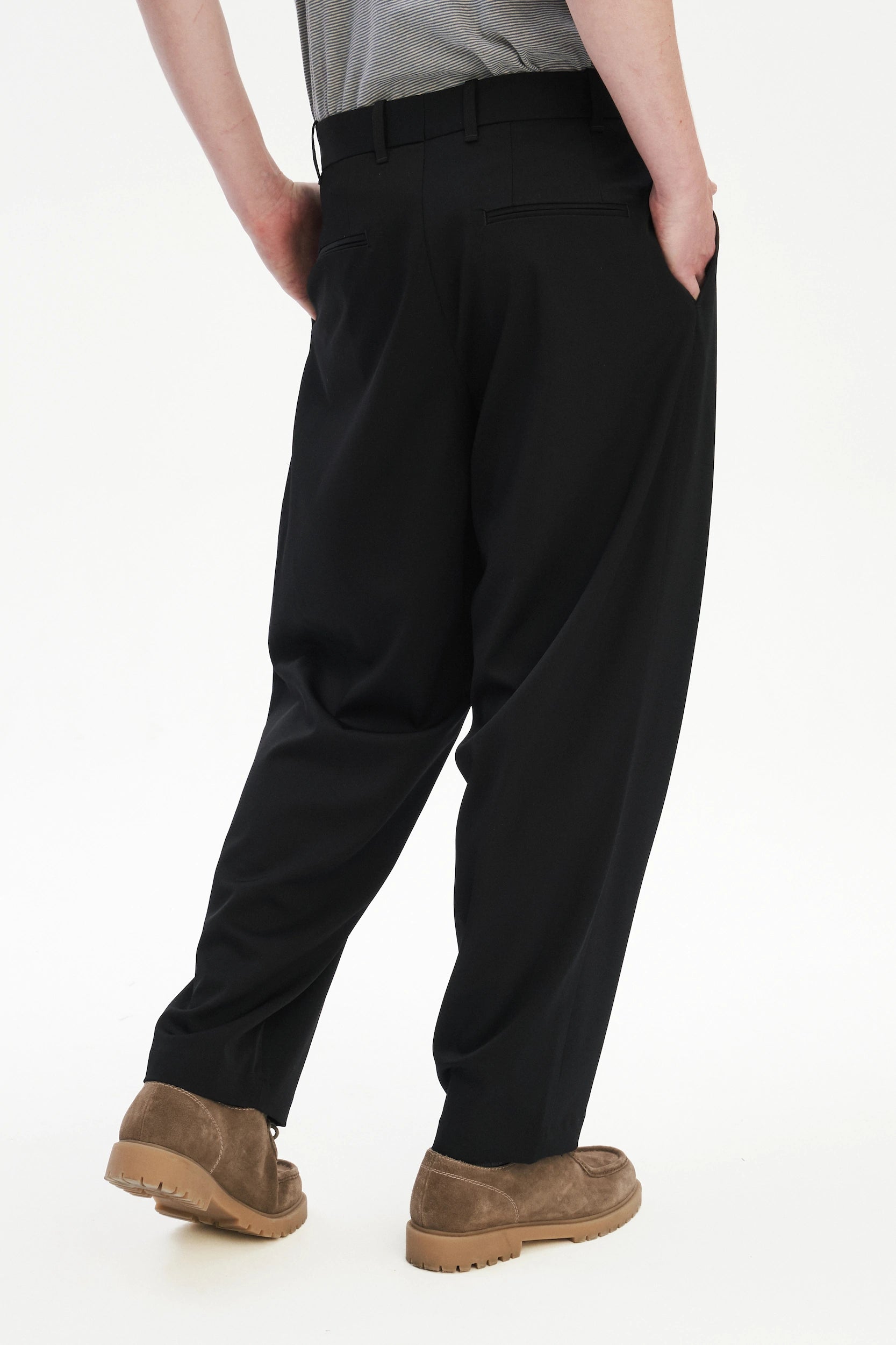 Cropped Trousers in the Finest Italian Black Wool