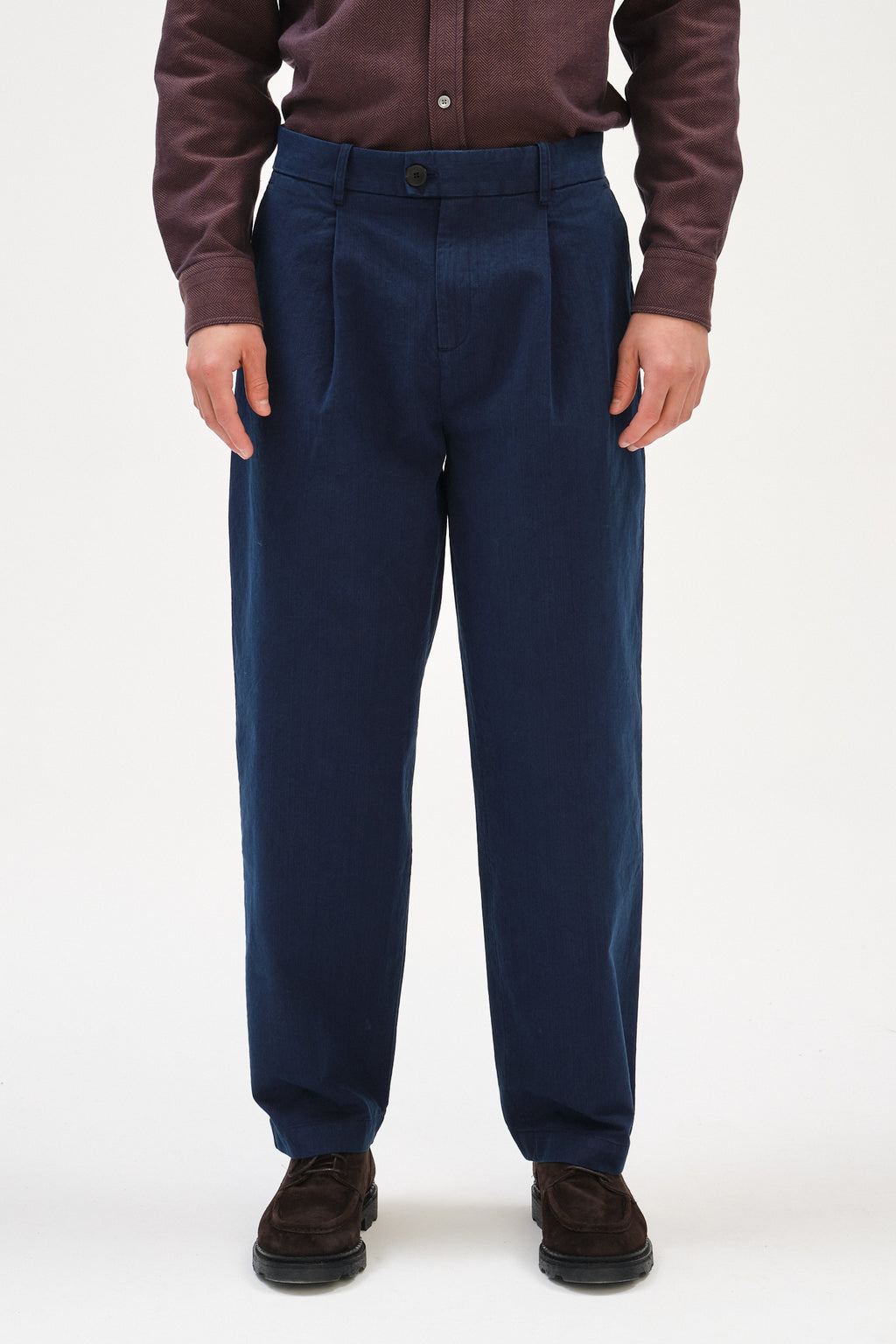 Cropped Trousers in a Navy Blue Rinsed Italian Cotton Denim