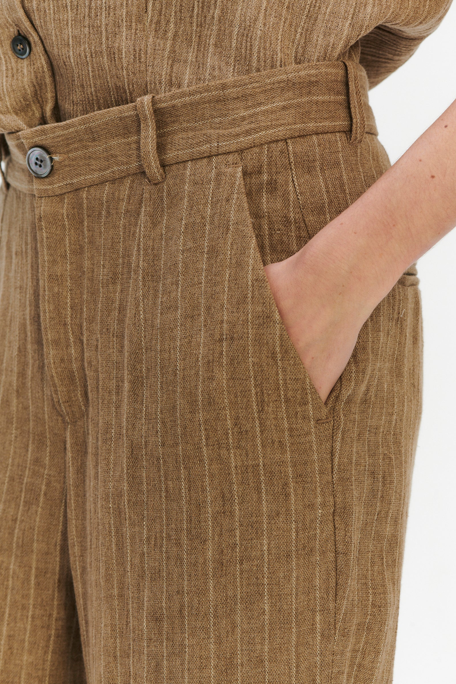 Relaxed Wide Leg Trousers in a Camel Fluid Italian Linen and Viscose - Unisex