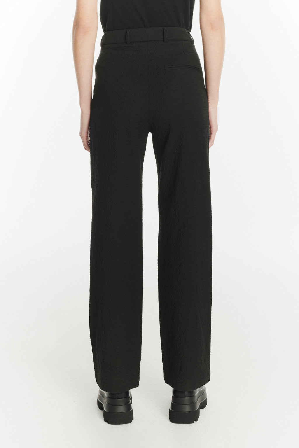 Women's Trousers in a Black Italian Cotton and Linen Seersucker