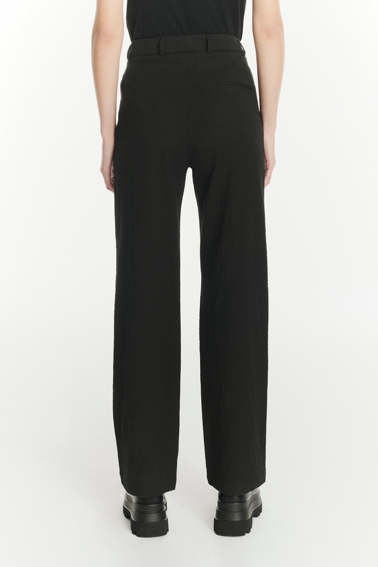 Women's Trousers in a Black Italian Cotton and Linen Seersucker