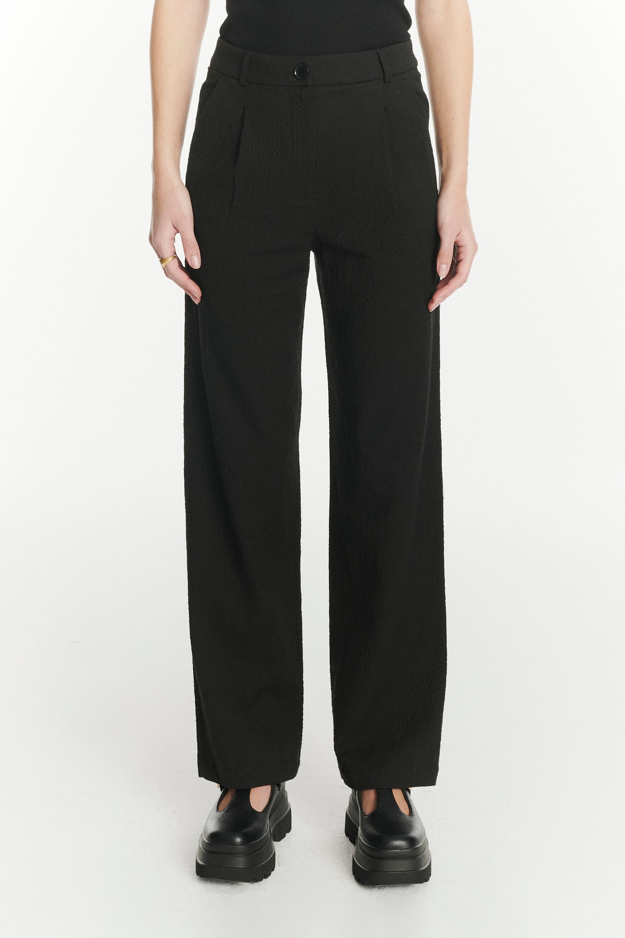 Women's Trousers in a Black Italian Cotton and Linen Seersucker