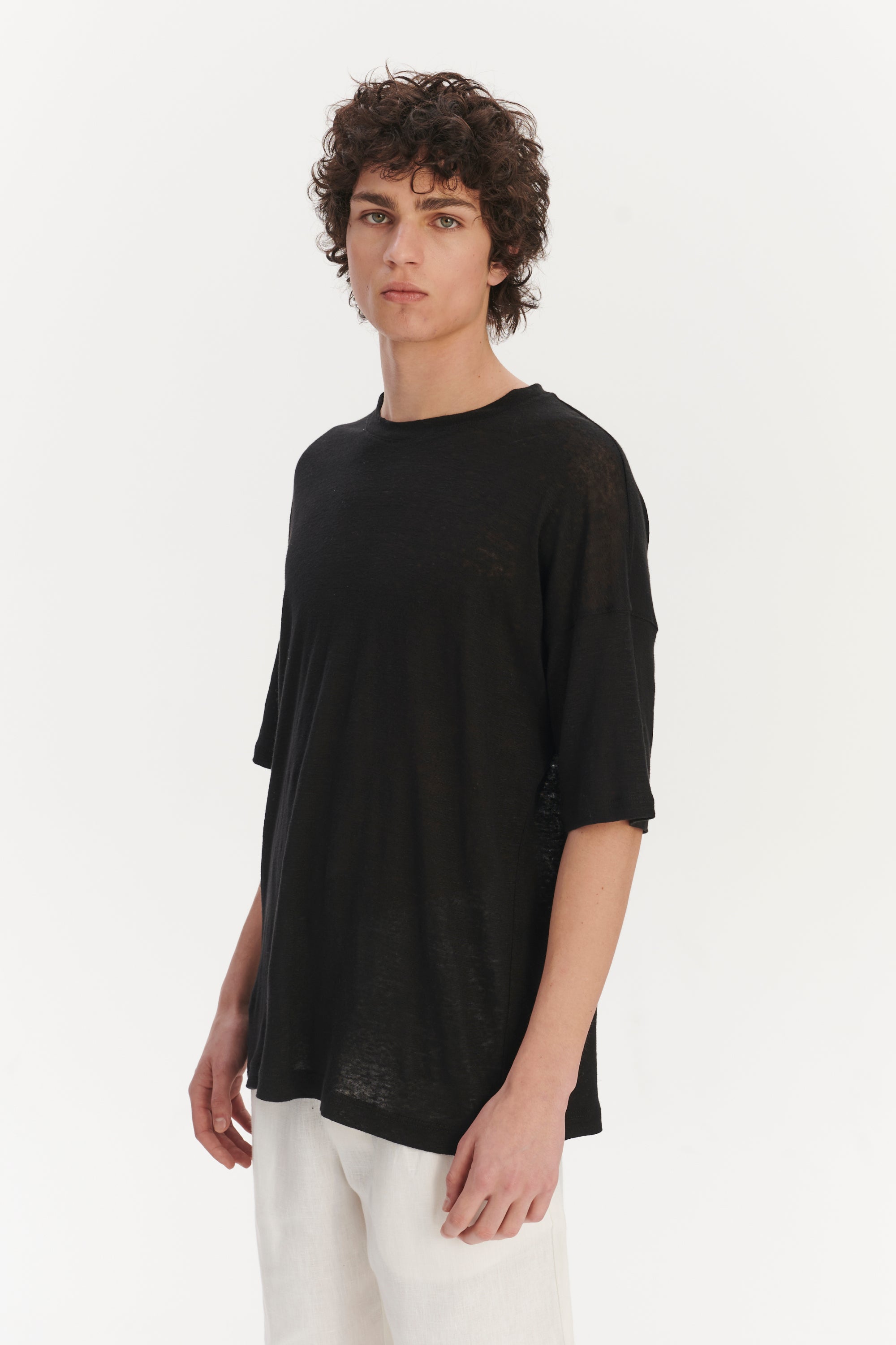 T-Shirt in a Black Lithuanian airy Linen Jersey