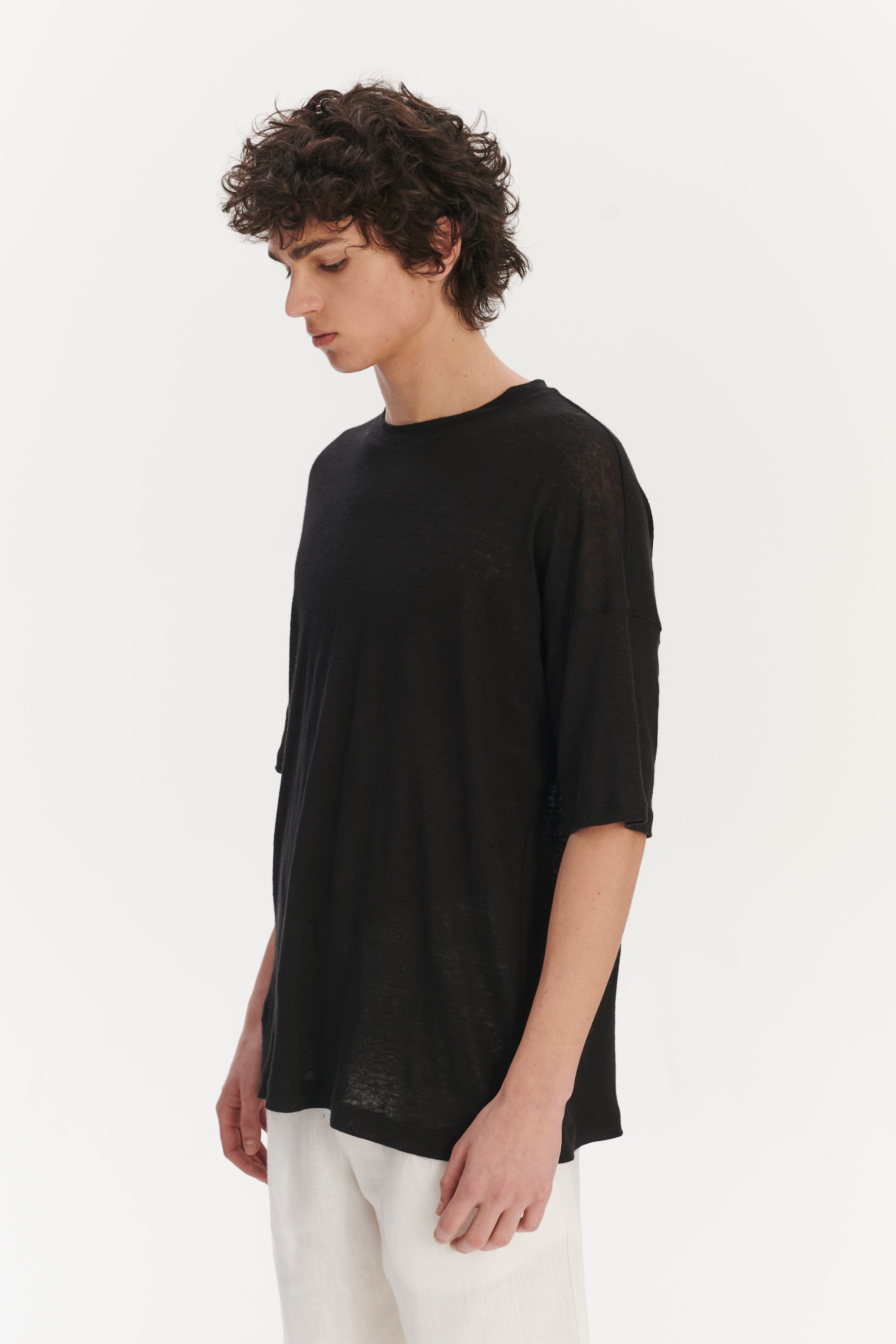 T-Shirt in a Black Lithuanian airy Linen Jersey
