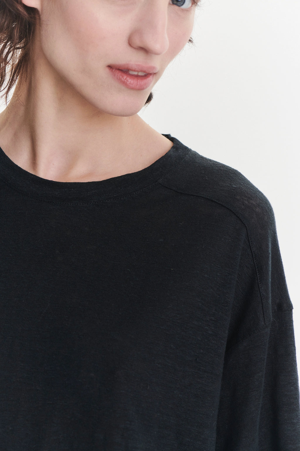 T-shirt in the Finest Airy Black Lithuanian Pure Linen Jersey
