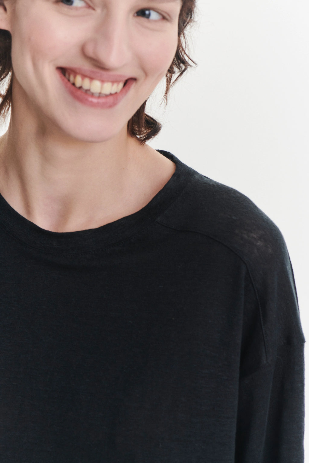 T-shirt in the Finest Airy Black Lithuanian Pure Linen Jersey