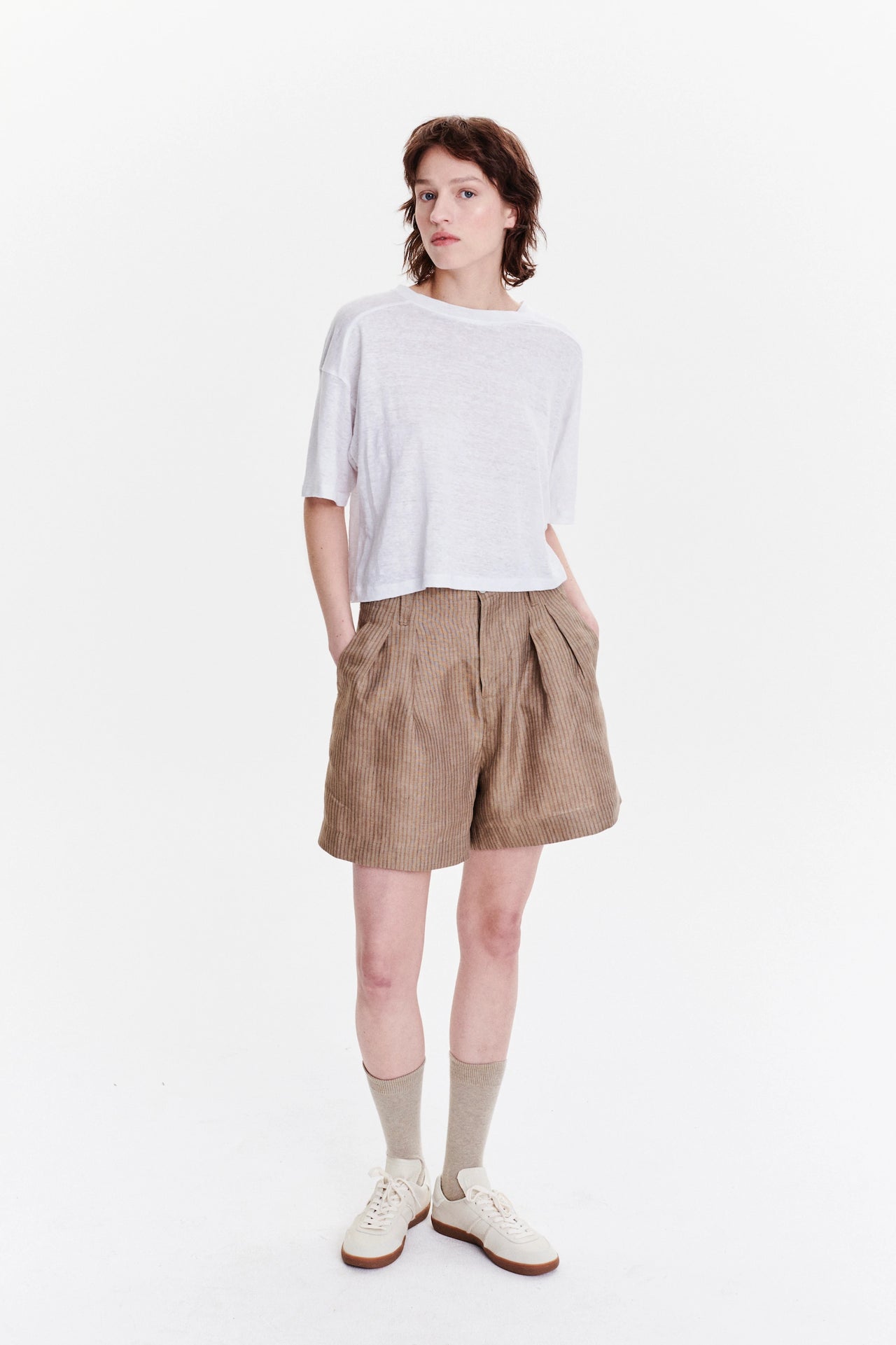 Shorts in a Light Brown Striped Fine Fluid Italian Traceable Linen