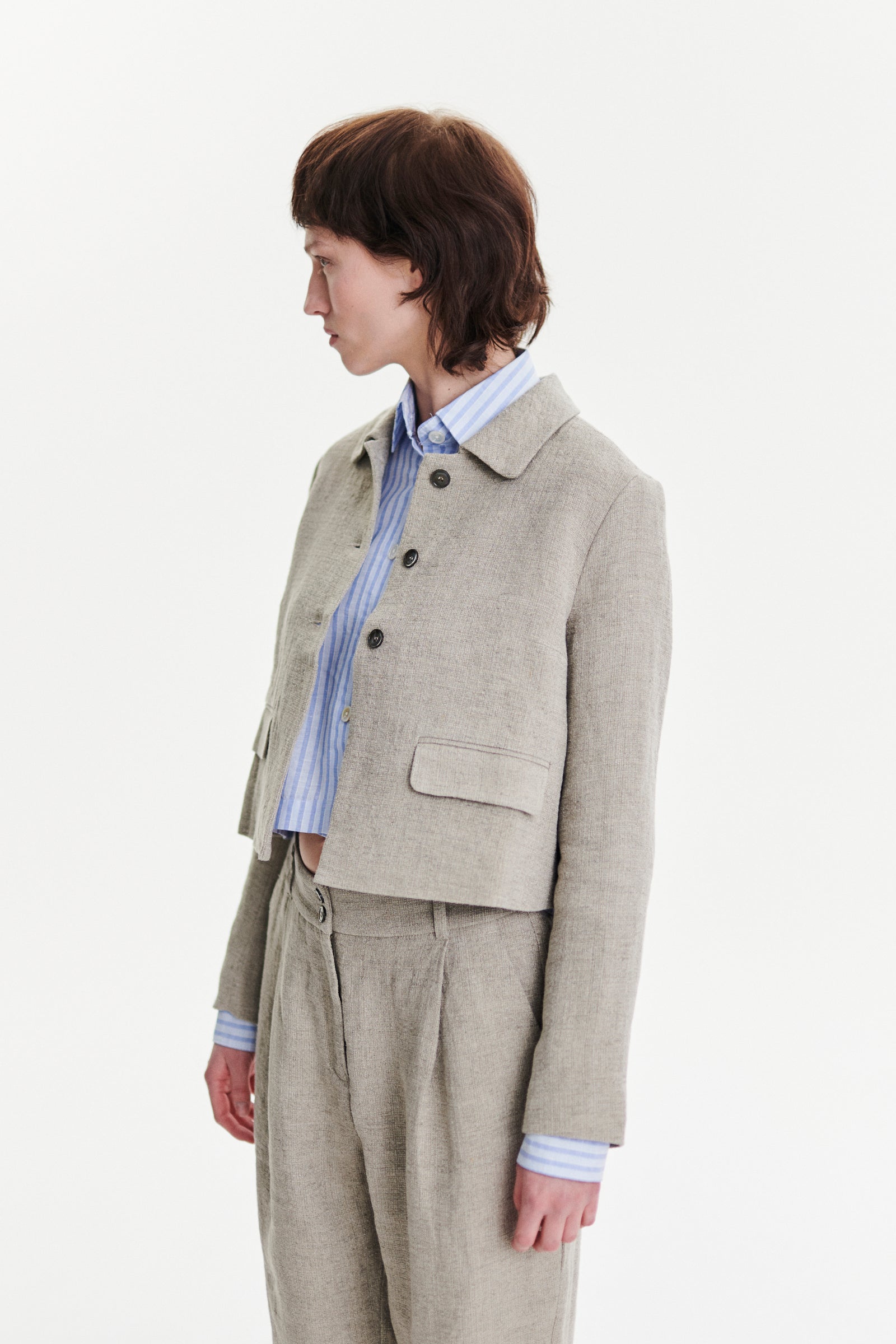 Relaxed Cropped Jacket in a Beige Fluid and Structured Italian Linen Crepe