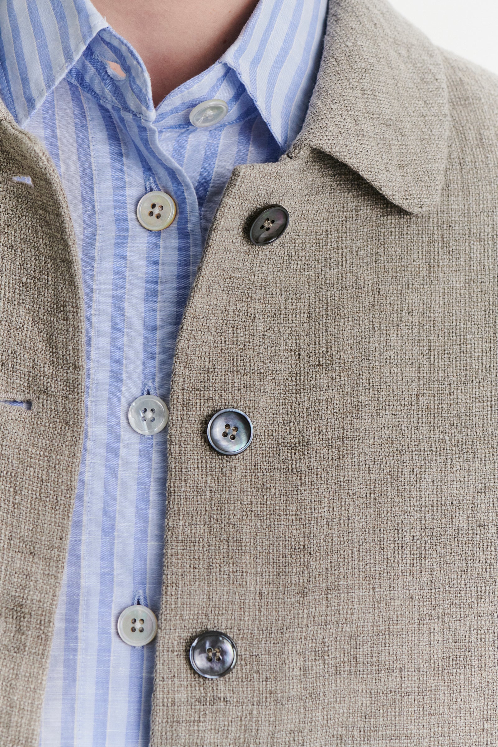 Relaxed Cropped Jacket in a Beige Fluid and Structured Italian Linen Crepe