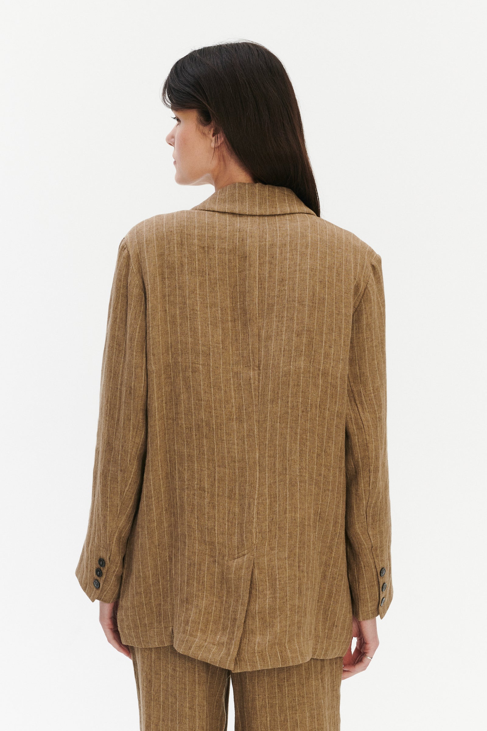 Unisex Layover Jacket in a Camel Fluid Italian Linen and Viscose
