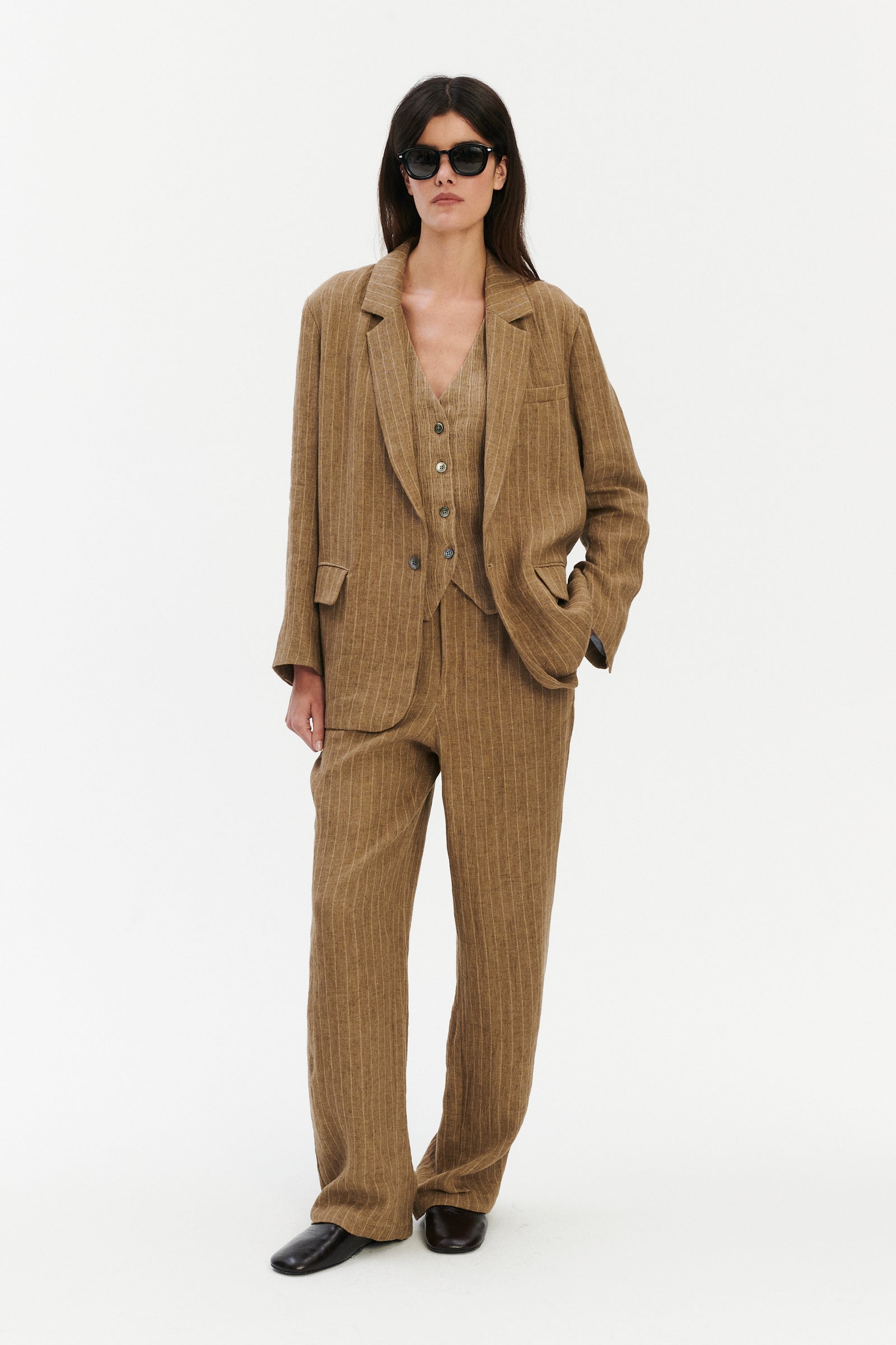 Unisex Layover Jacket in a Camel Fluid Italian Linen and Viscose