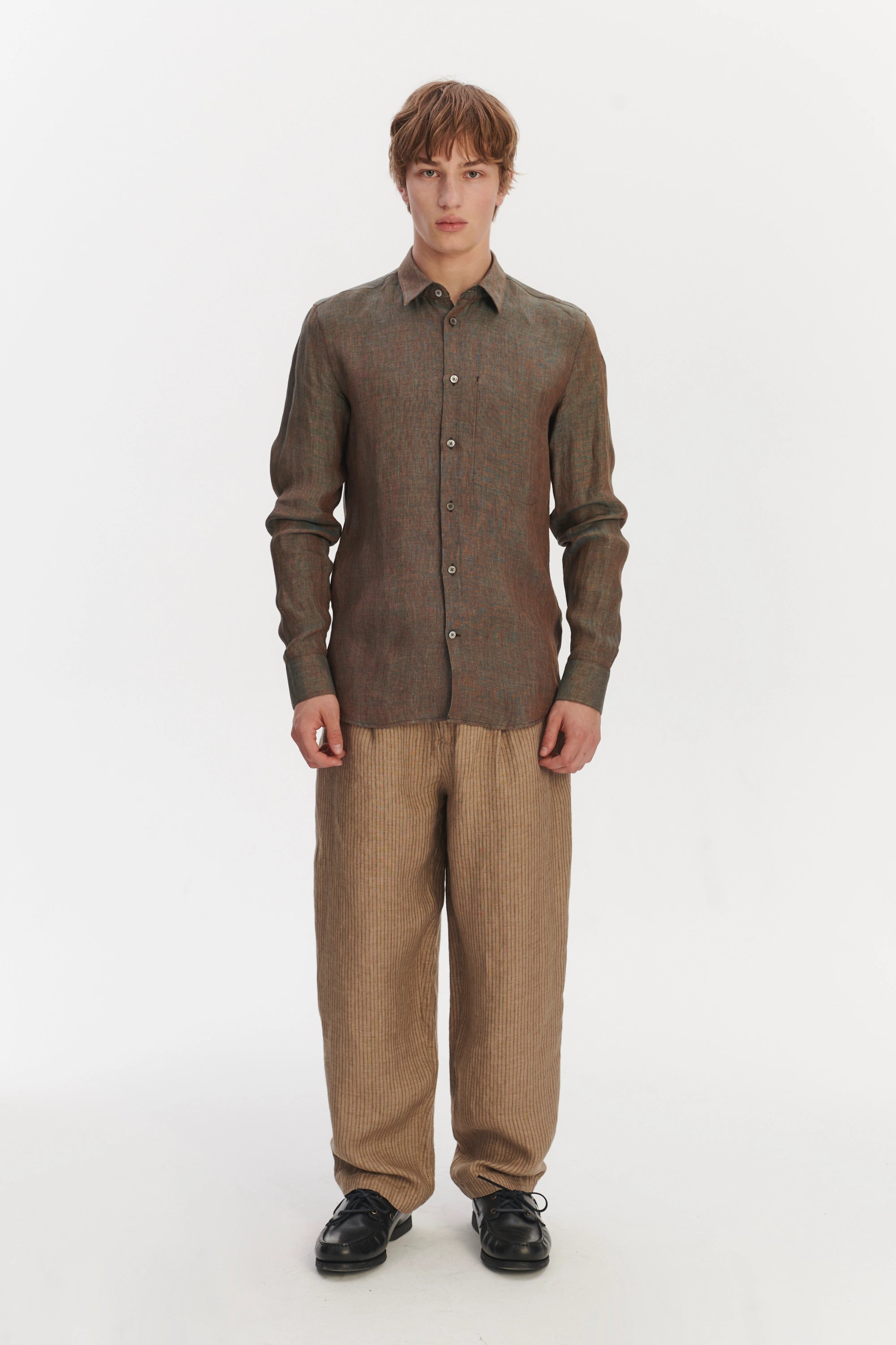 Feel Good Shirt in a Brown Changeant Italian Linen