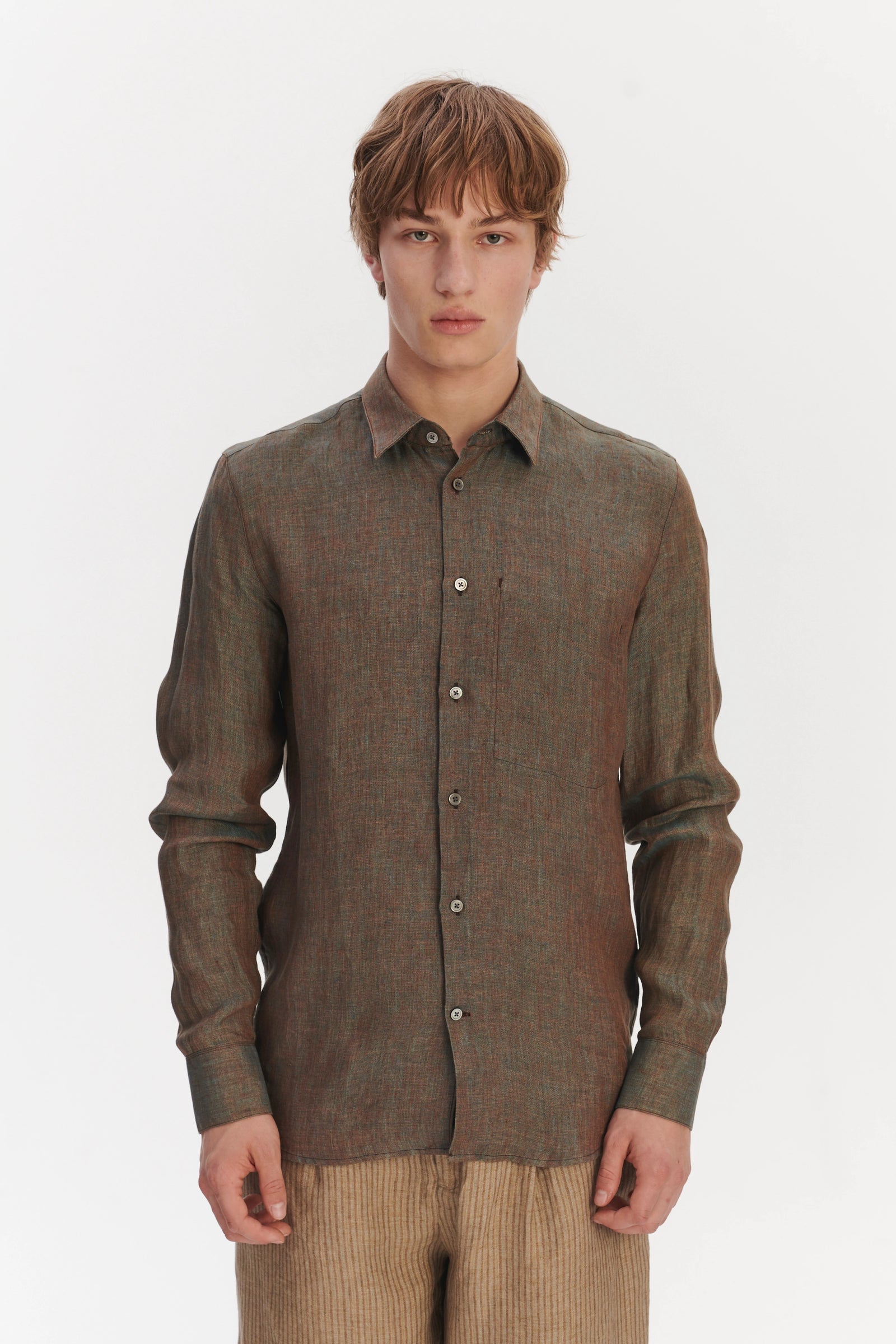 Feel Good Shirt in a Brown Changeant Italian Linen