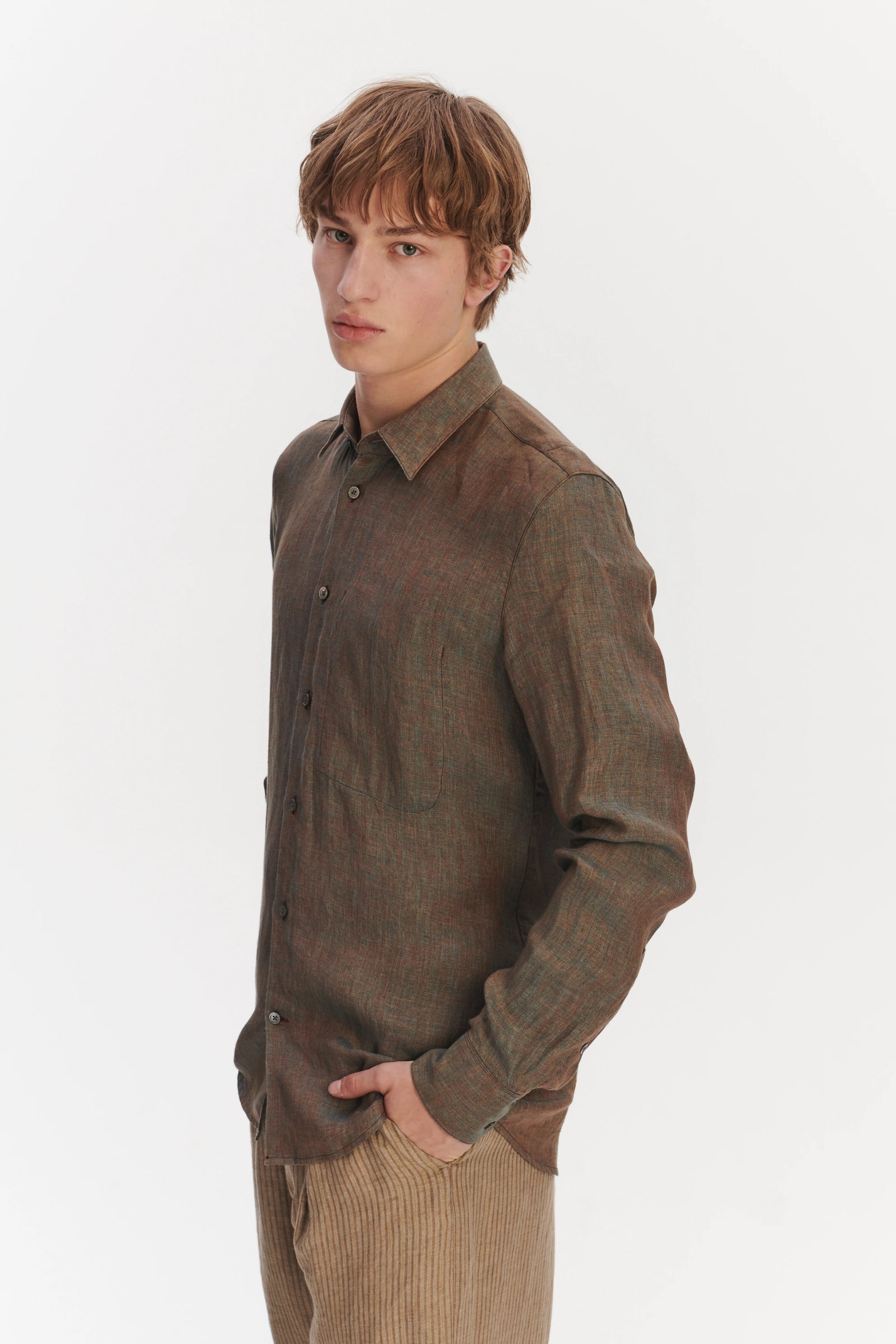 Feel Good Shirt in a Brown Changeant Italian Linen