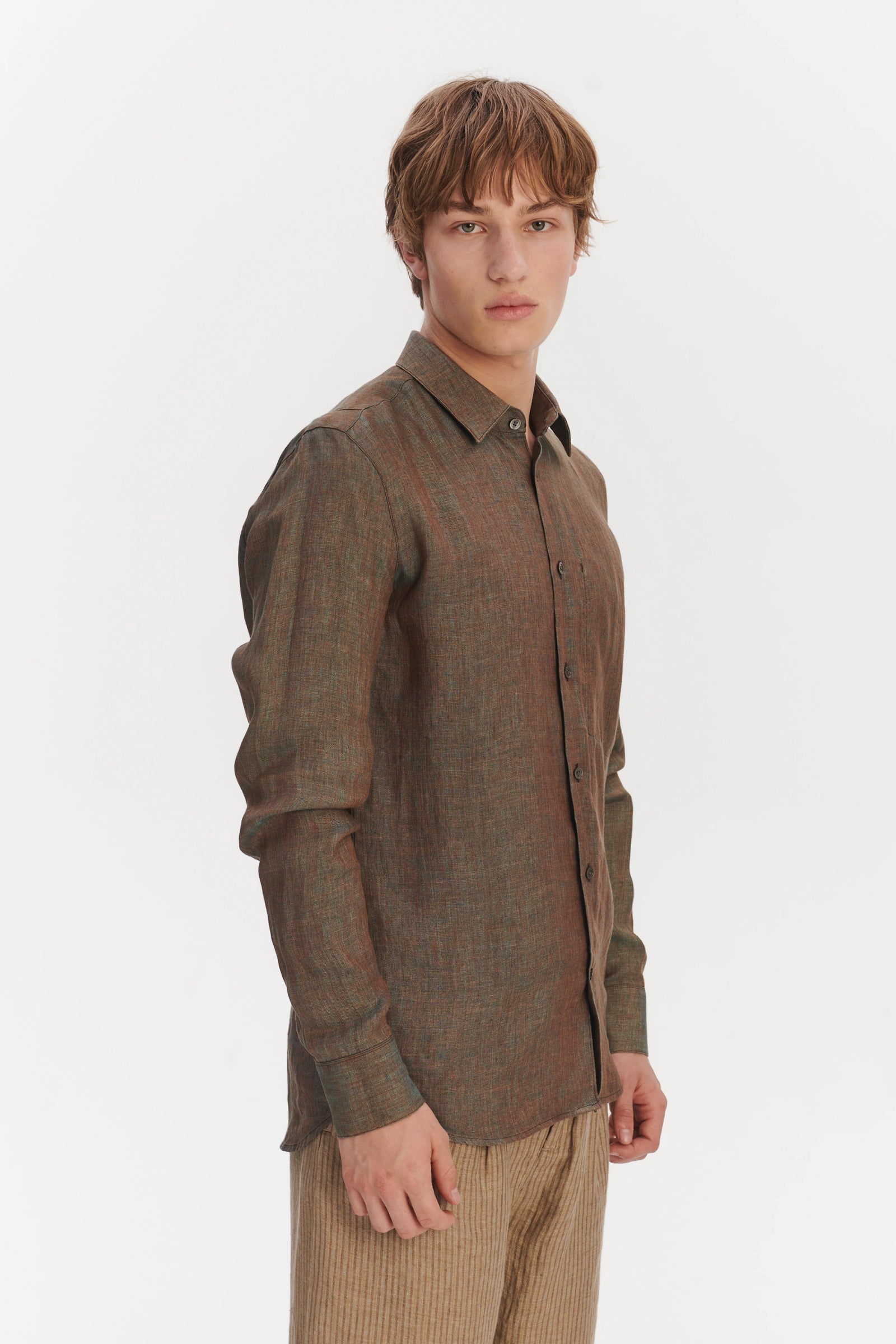 Feel Good Shirt in a Brown Changeant Italian Linen