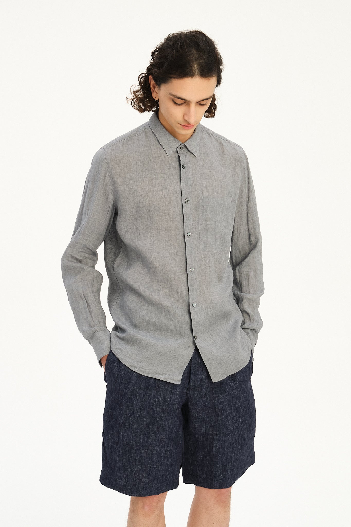 Feel Good Shirt in a Chalk Grey Pure Italian Linen