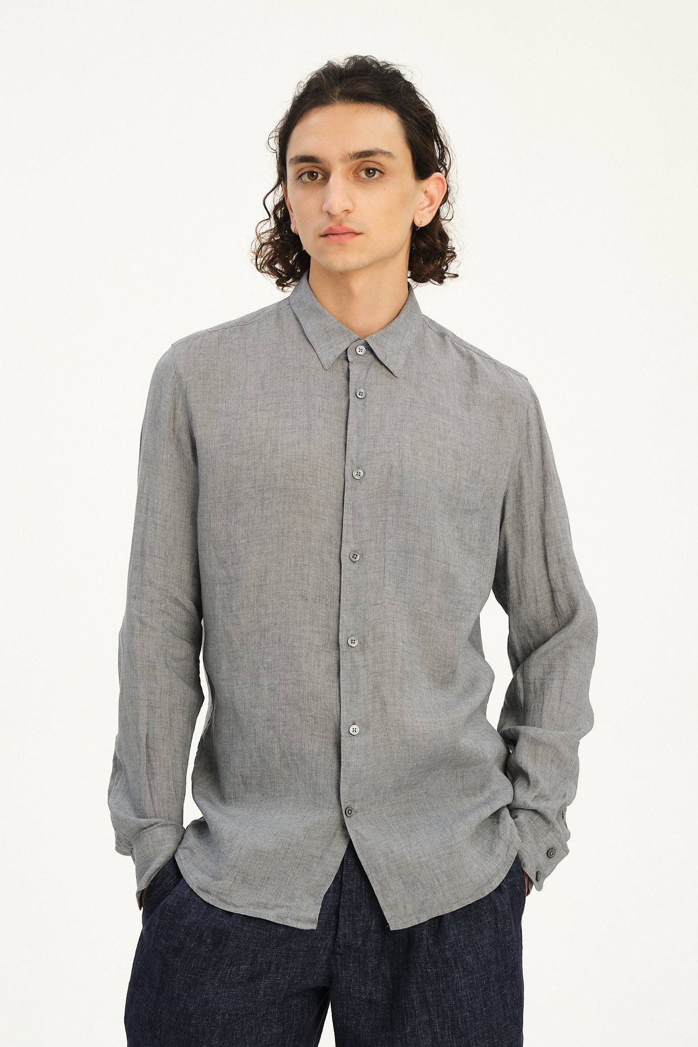 Feel Good Shirt in a Chalk Grey Pure Italian Linen