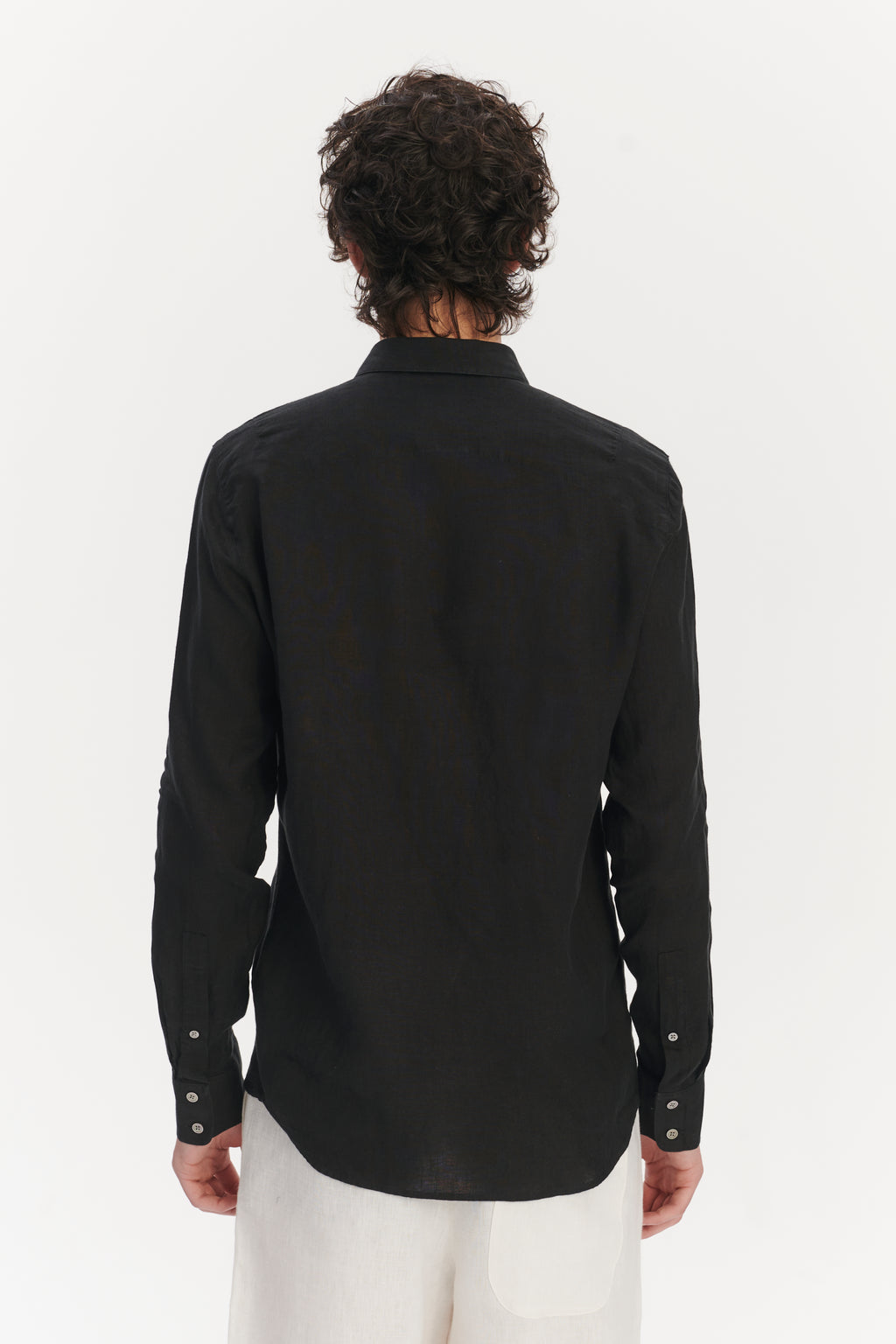Feel Good Shirt in a Soft and Airy Black Portuguese Linen