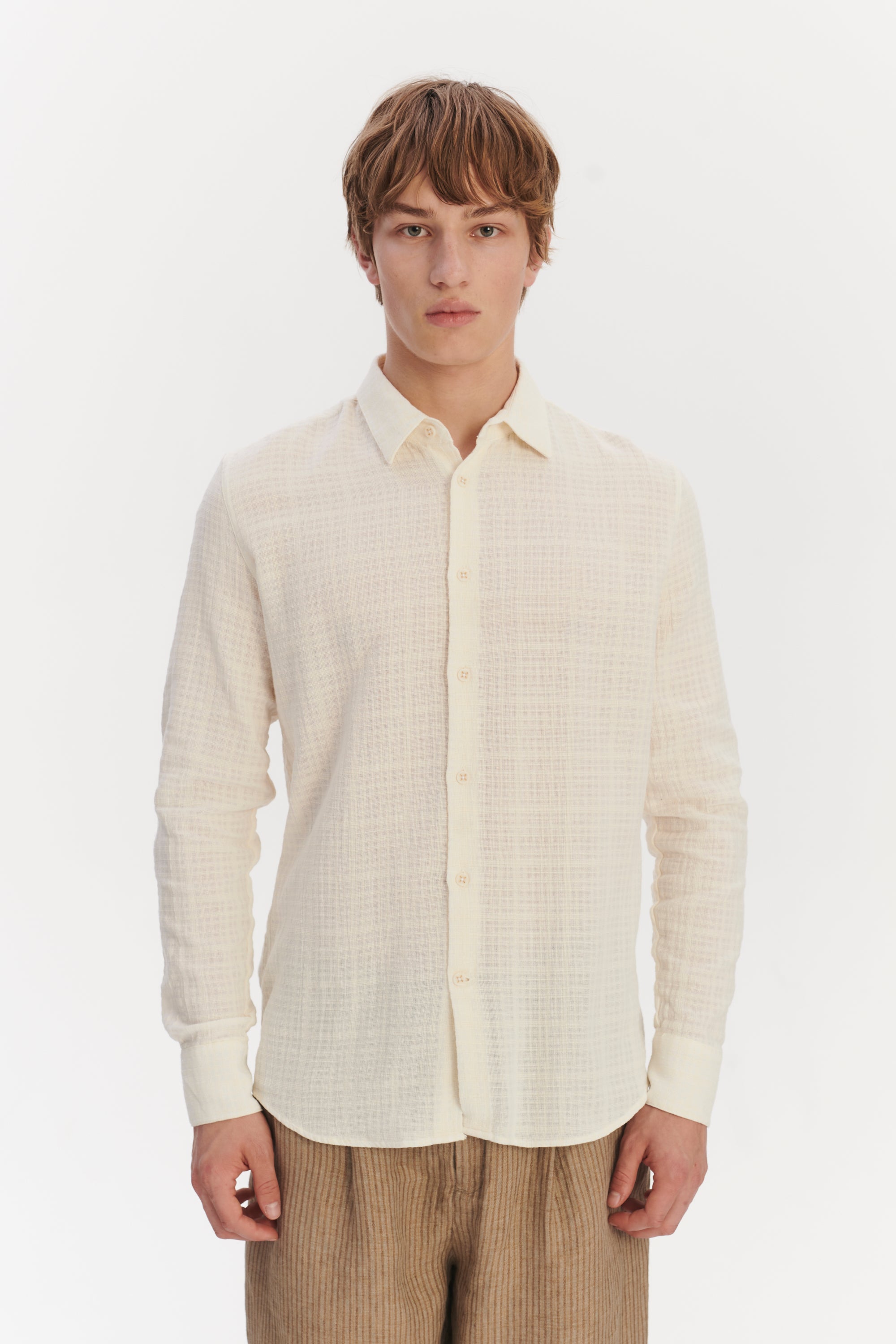 Feel Good Shirt in an Off White Structural Portuguese Cotton