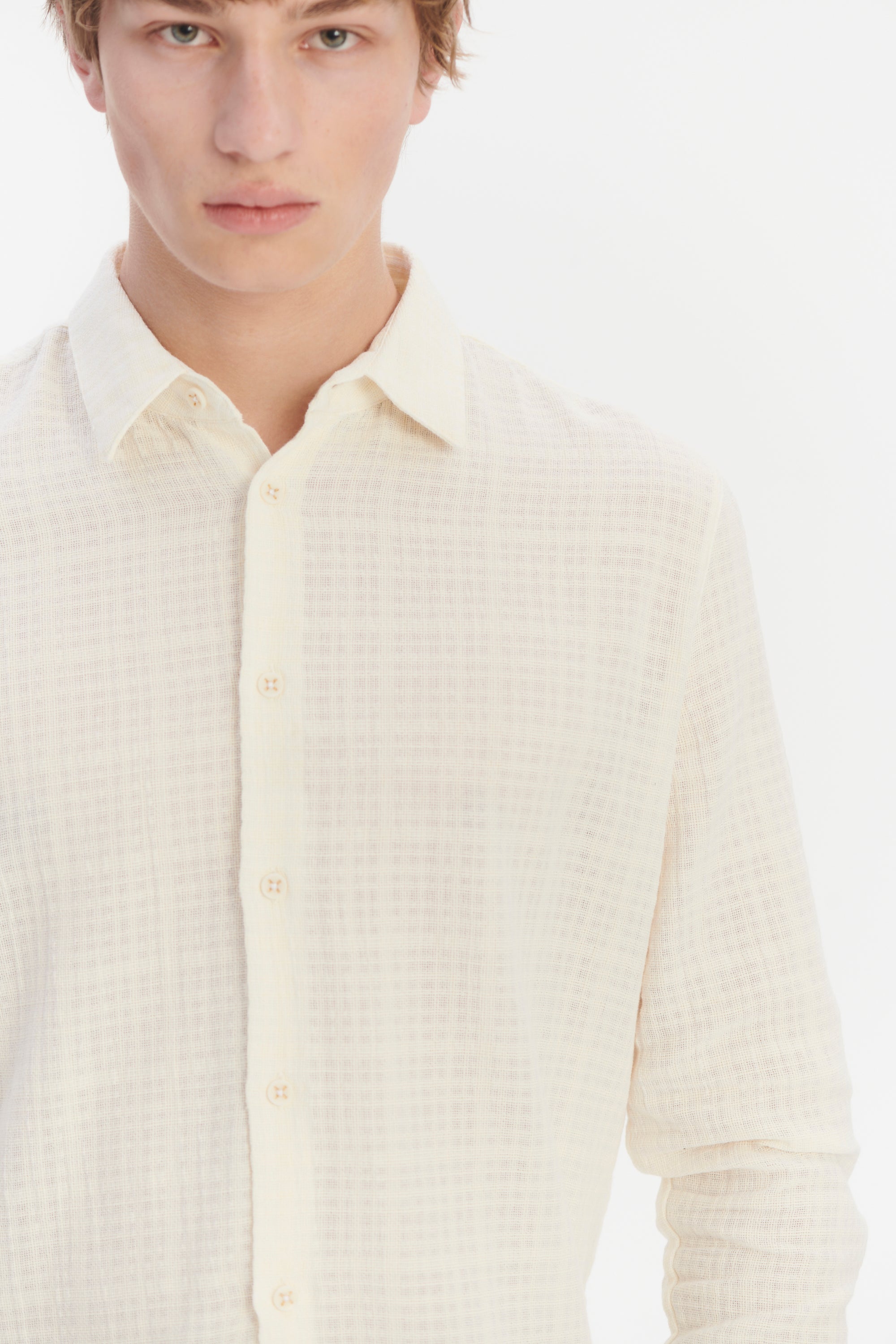 Feel Good Shirt in an Off White Structural Portuguese Cotton