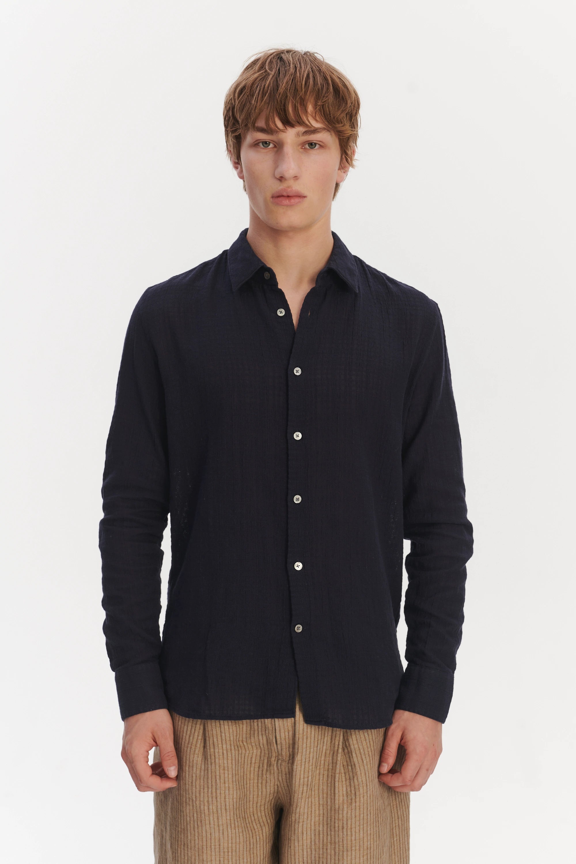 Feel Good Shirt in a Dark Navy Airy Structural Portuguese Cotton