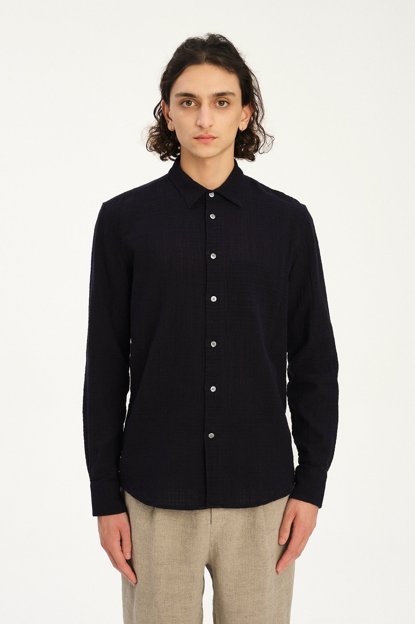 Feel Good Shirt in a Dark Navy Airy Structural Portuguese Cotton