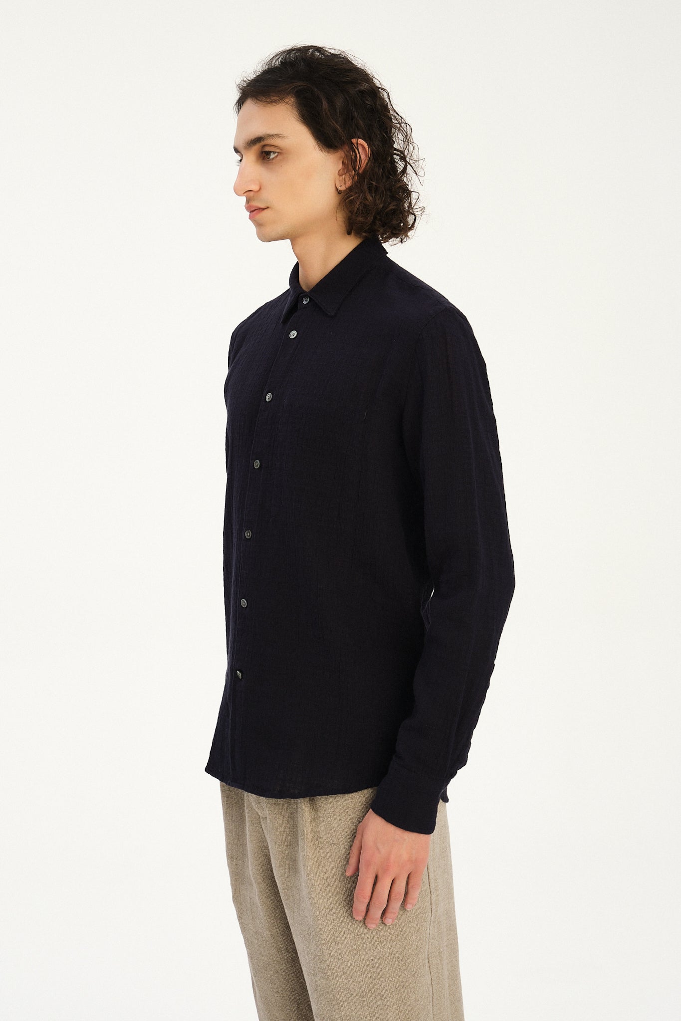 Feel Good Shirt in a Dark Navy Airy Structural Portuguese Cotton